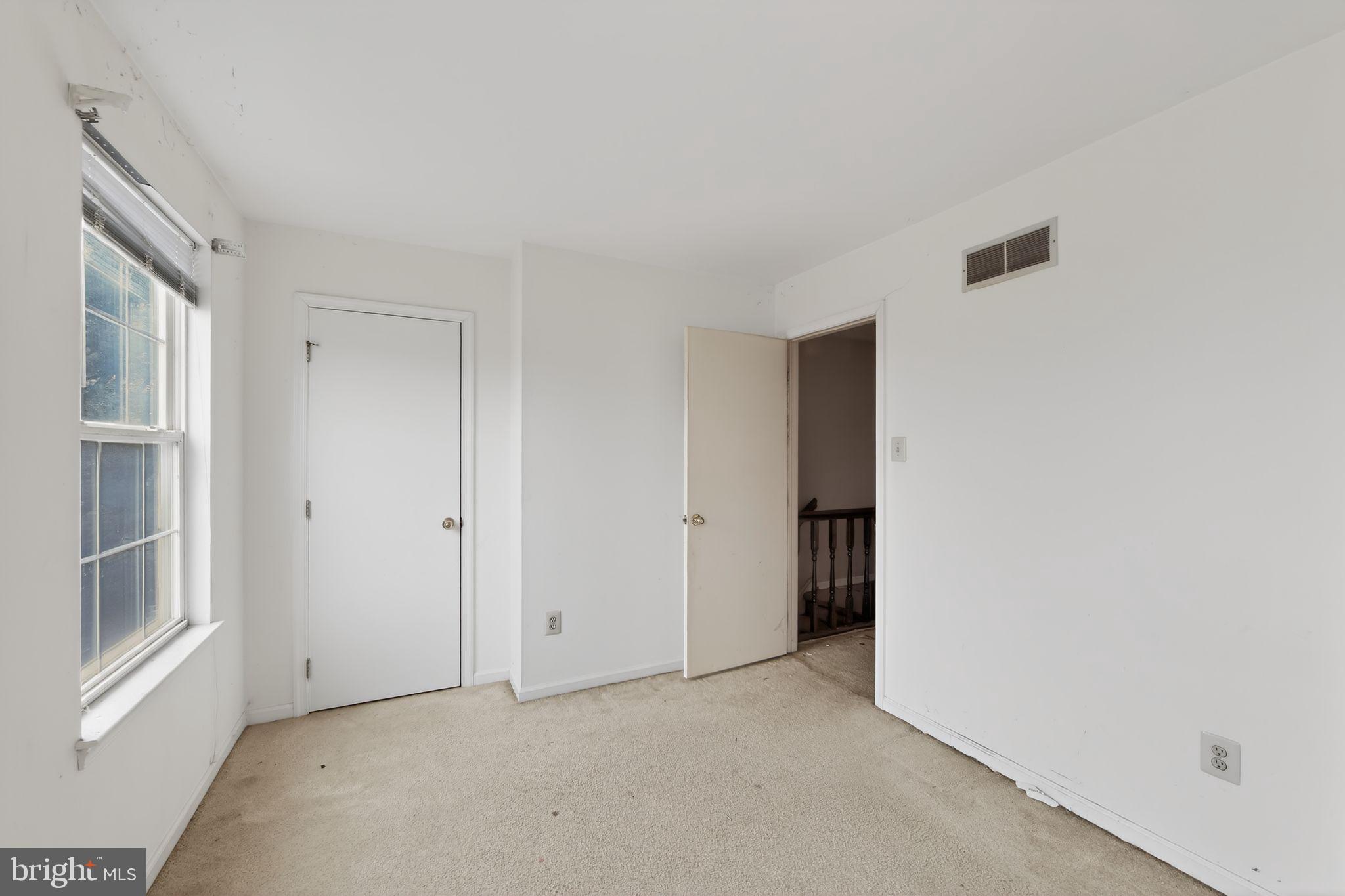 FOX KNOLL - Residential