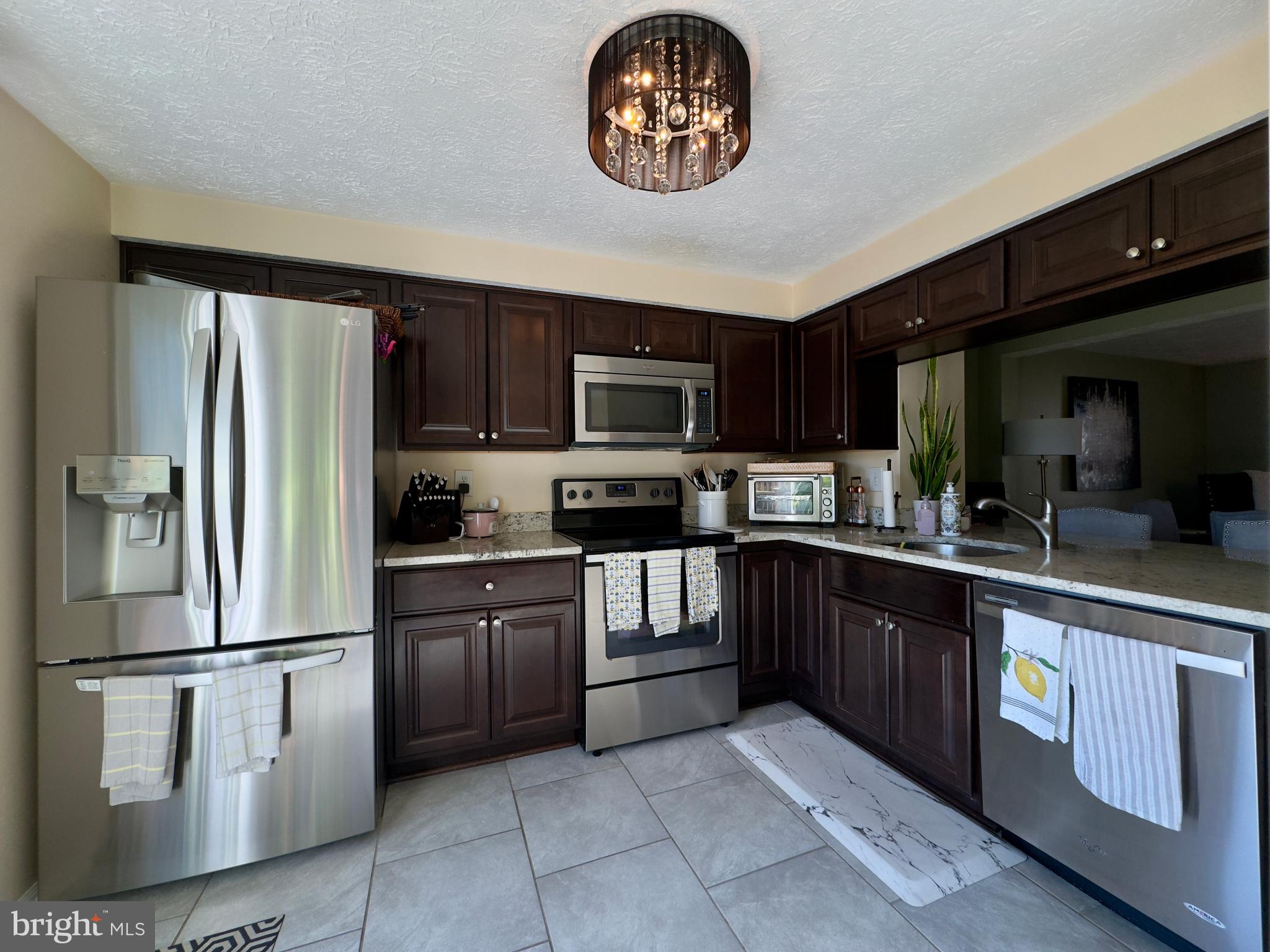 WINSTEN ESTATES - Residential Lease