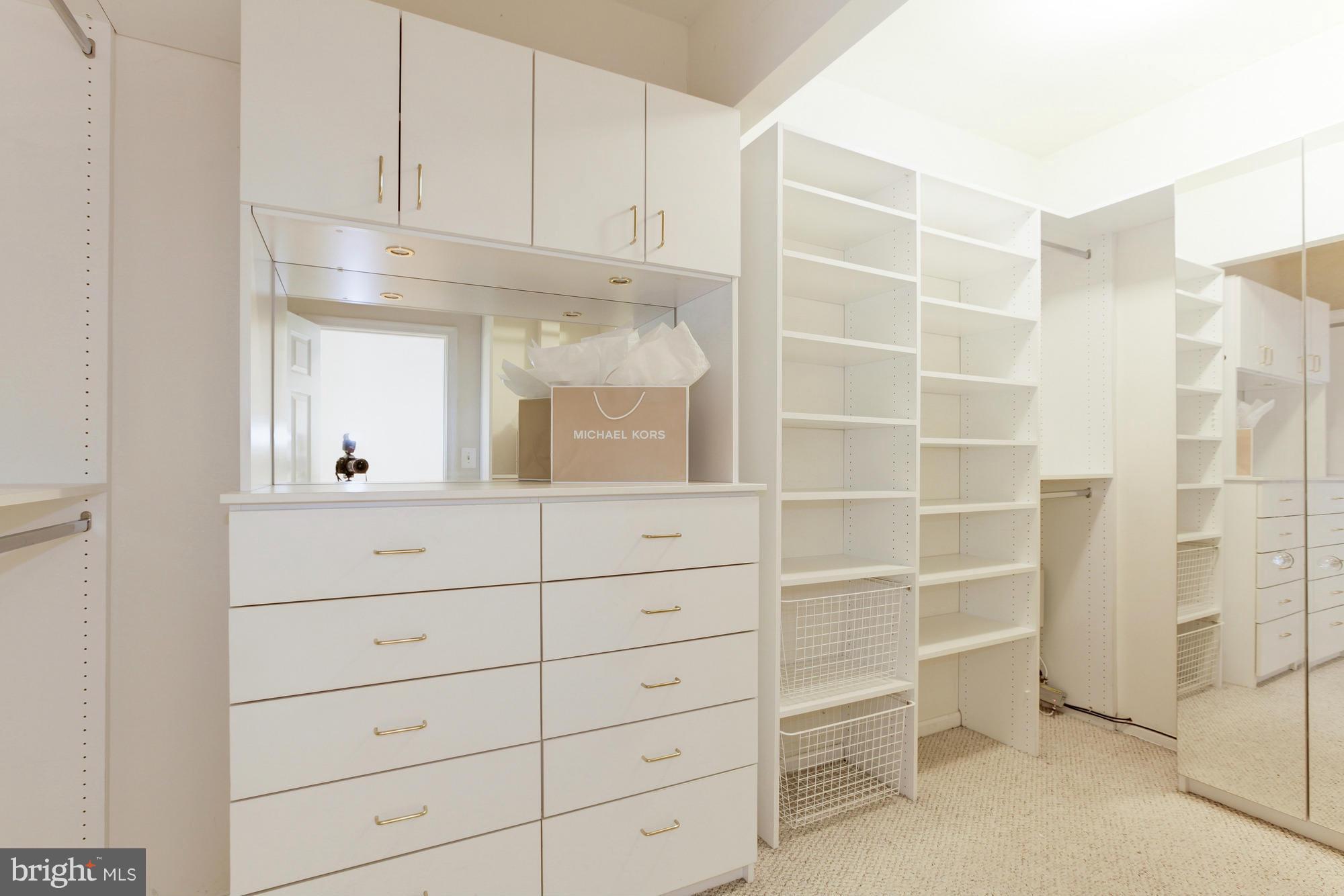 AVENEL - Residential