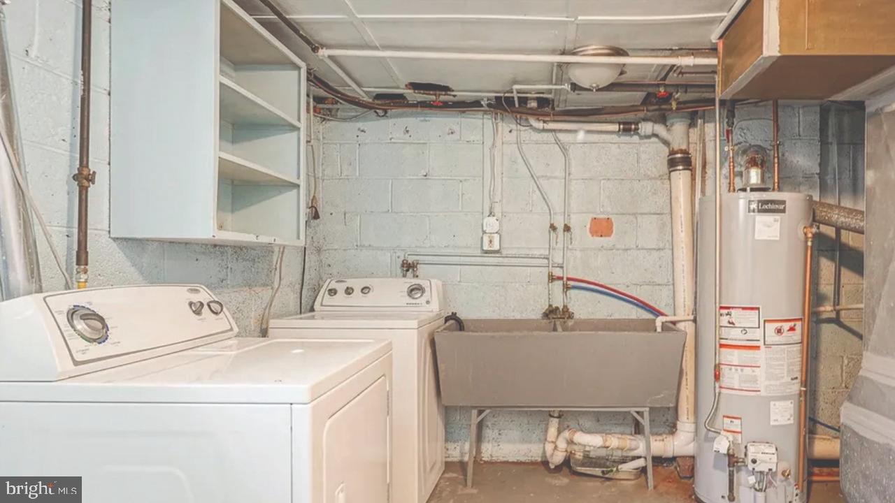 3728 SCHLEICHER AVENUE