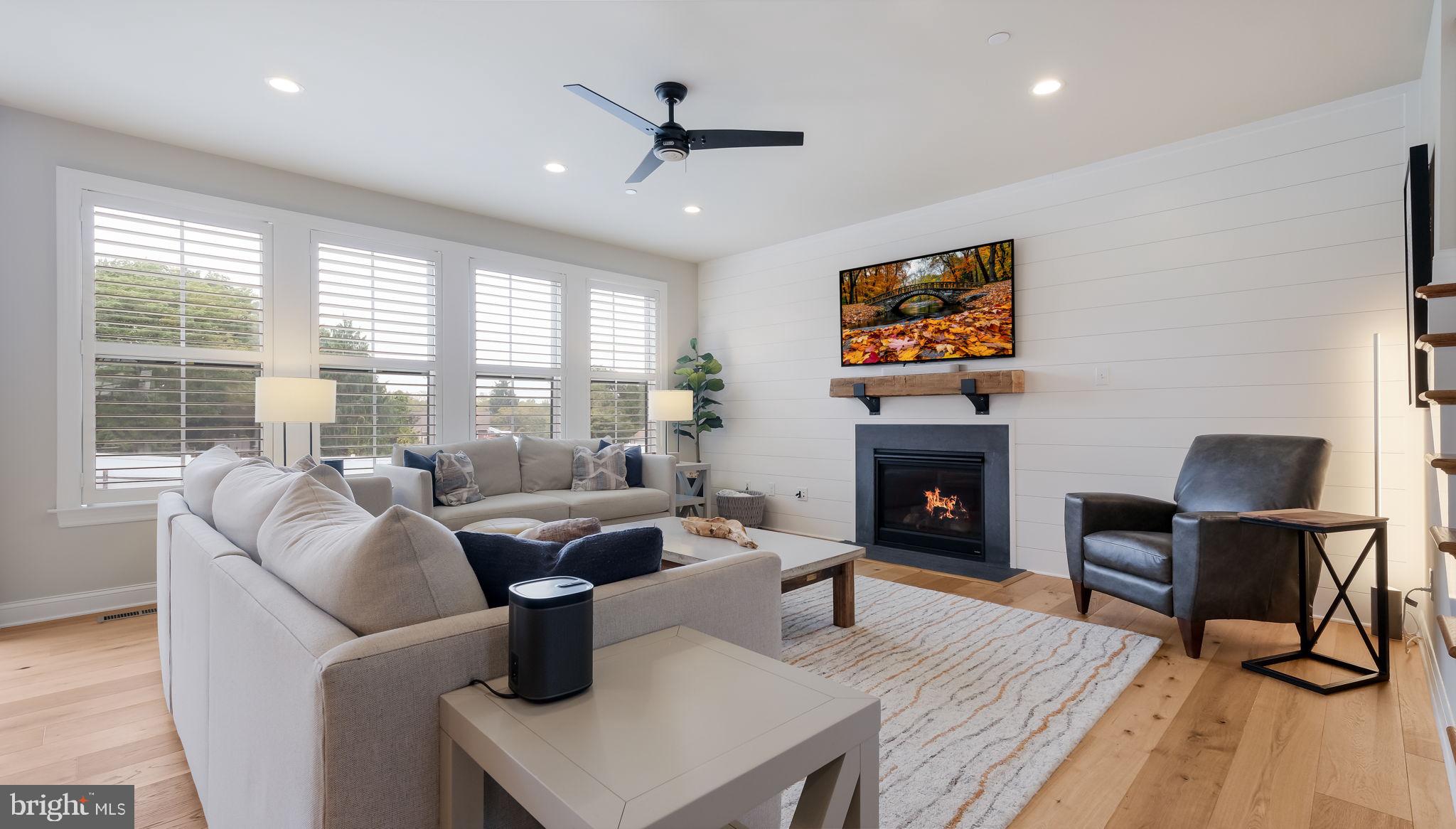 WARRINGTON WALK - Residential