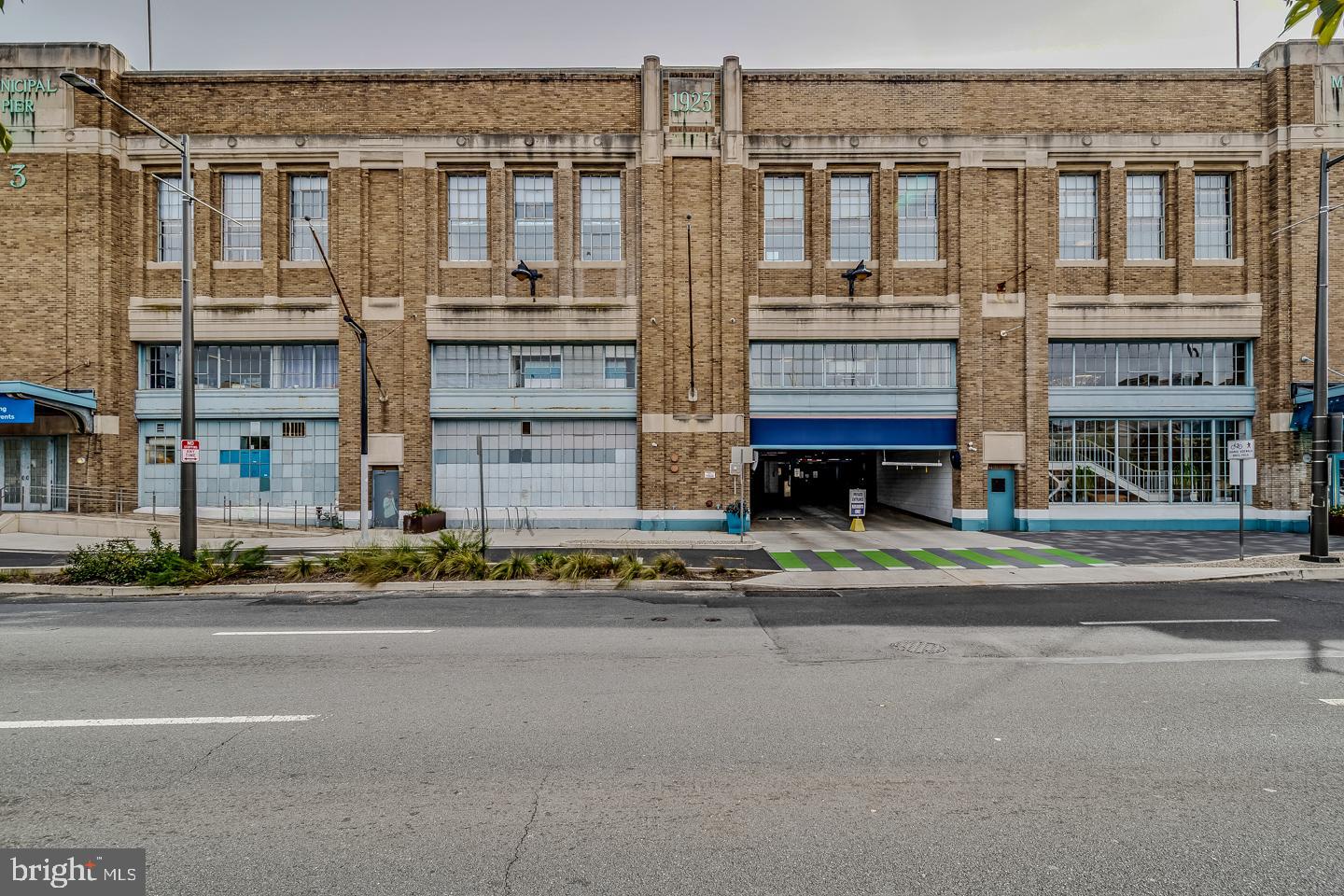 3 N CHRIS COLUMBUS BOULEVARD PL228