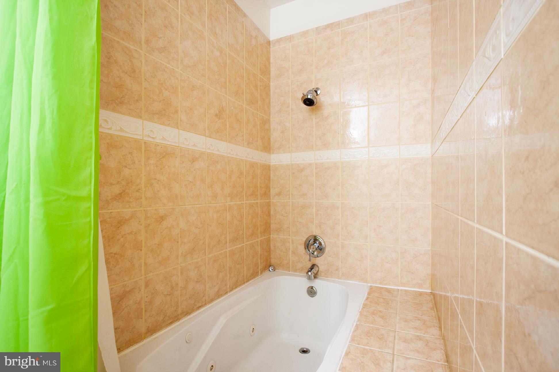 HOLLINS MARKET - Residential