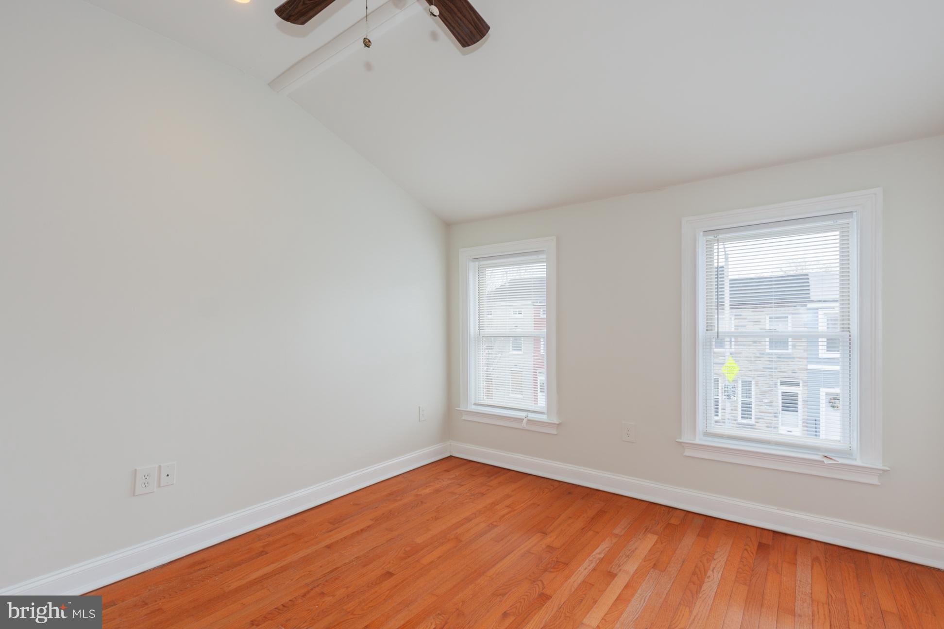 HOLLINS MARKET - Residential