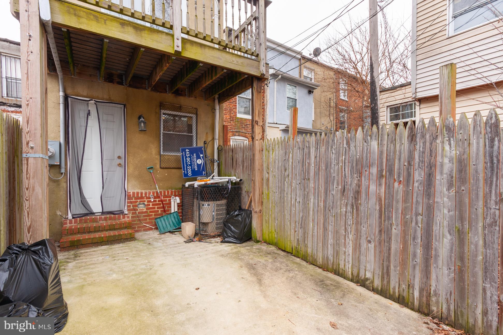 HOLLINS MARKET - Residential