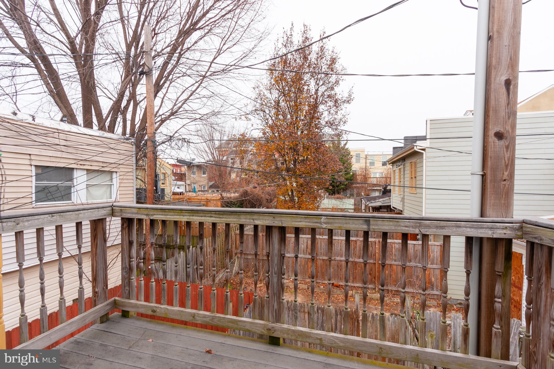 HOLLINS MARKET - Residential