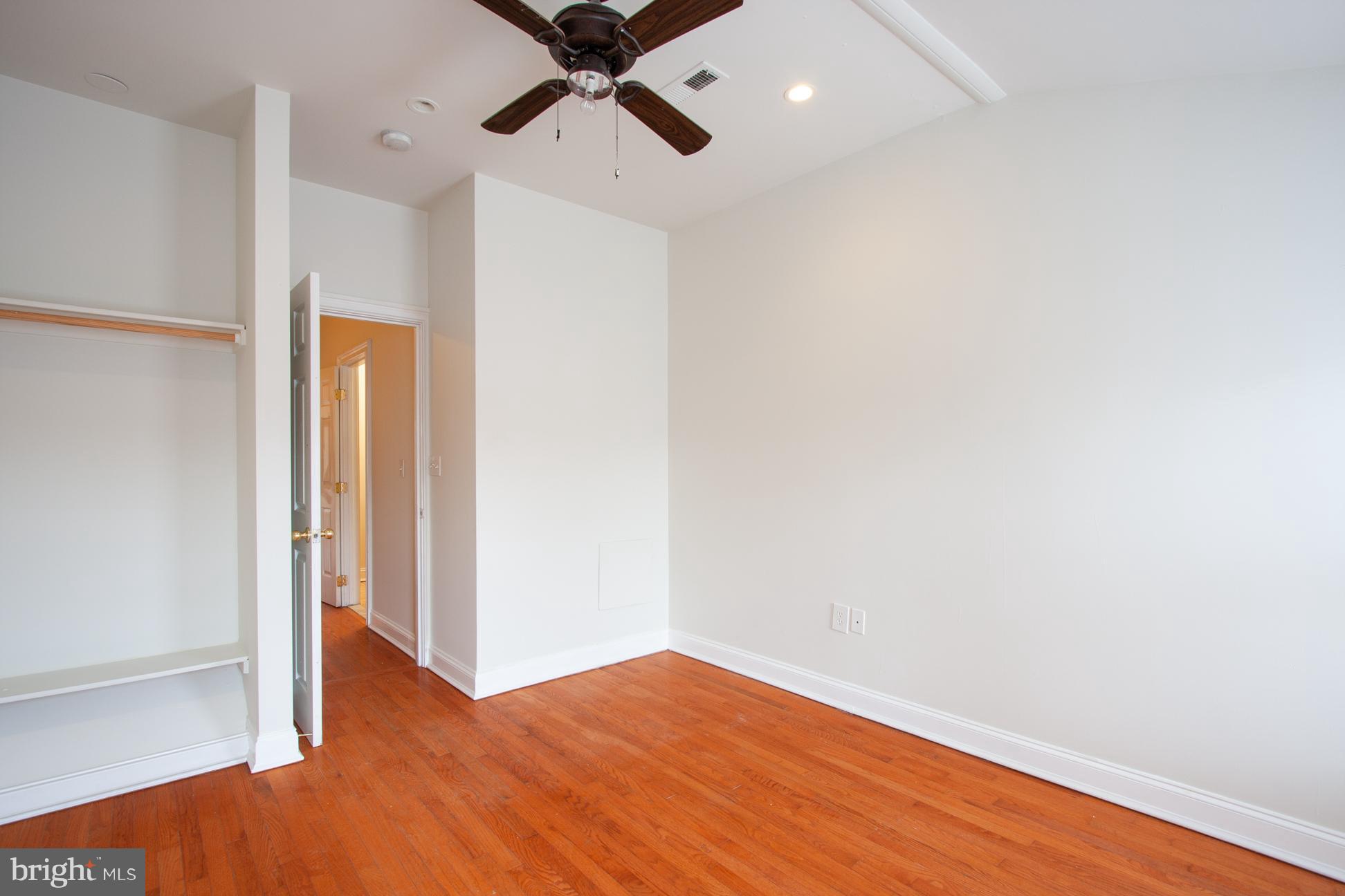 HOLLINS MARKET - Residential