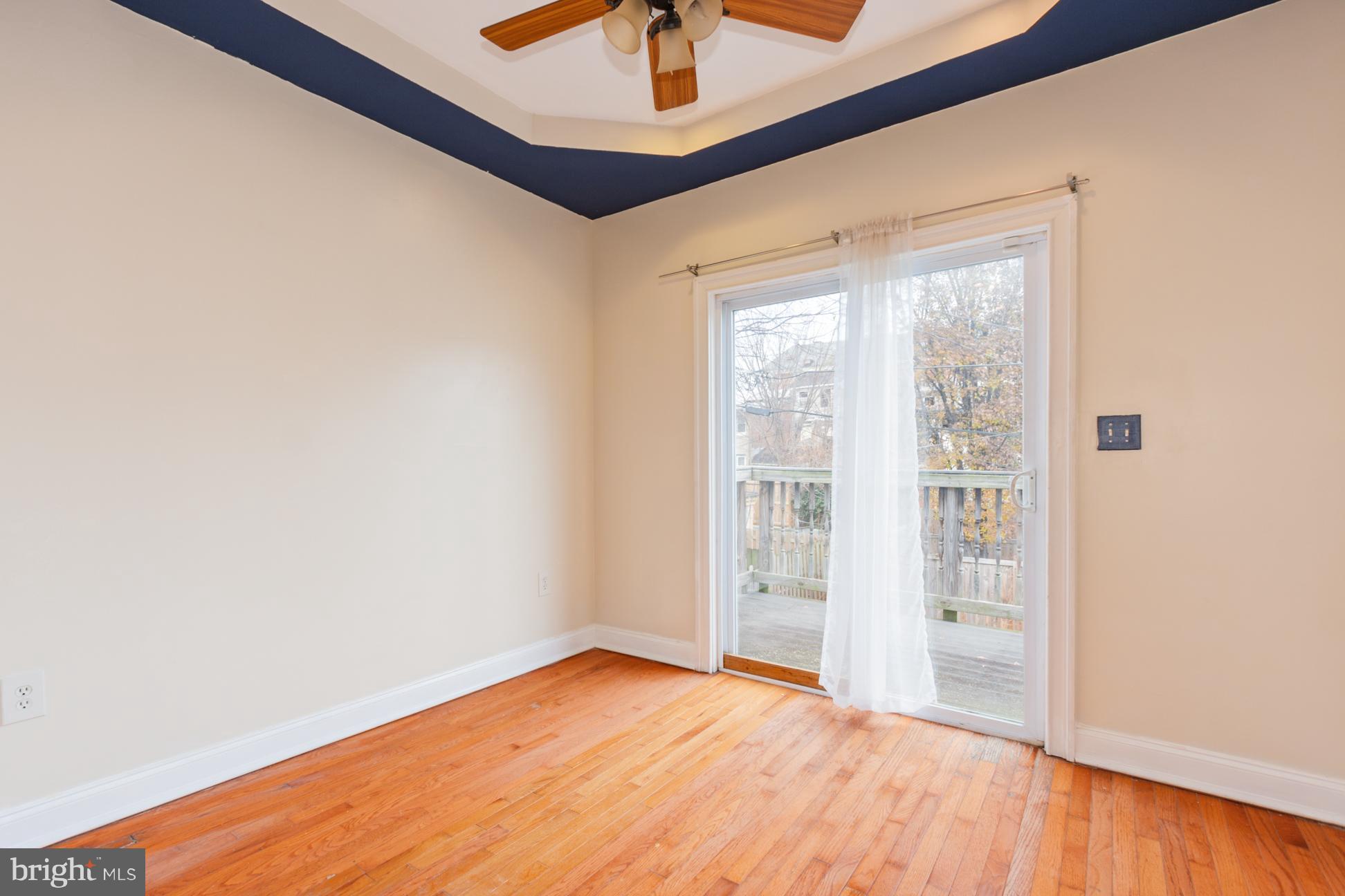 HOLLINS MARKET - Residential