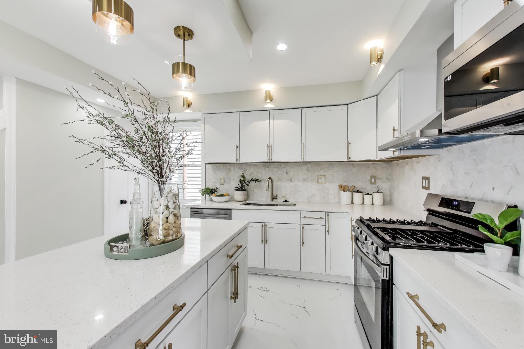 HAMPDEN HISTORIC DISTRICT - Residential