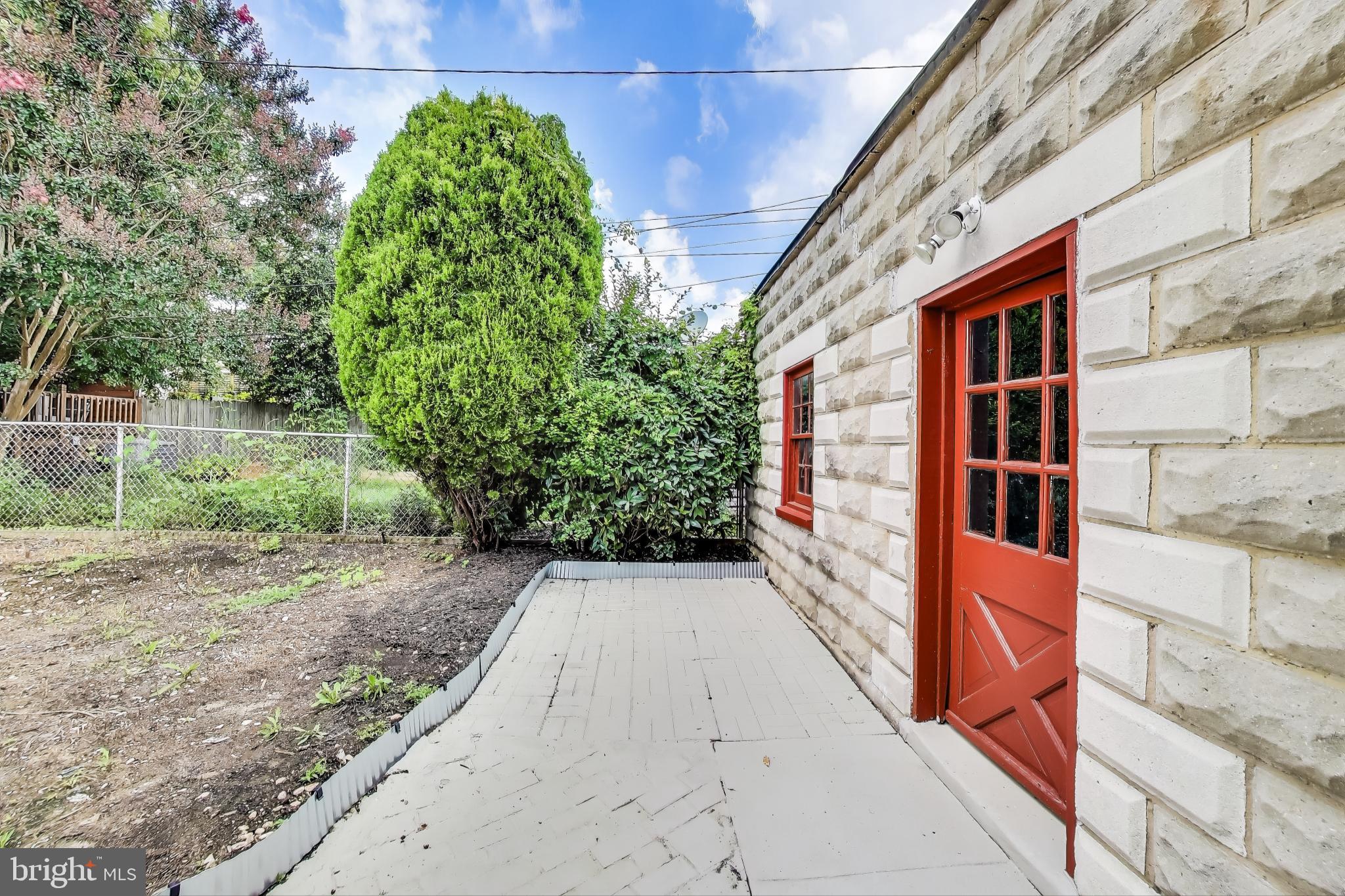 HAMPDEN HISTORIC DISTRICT - Residential