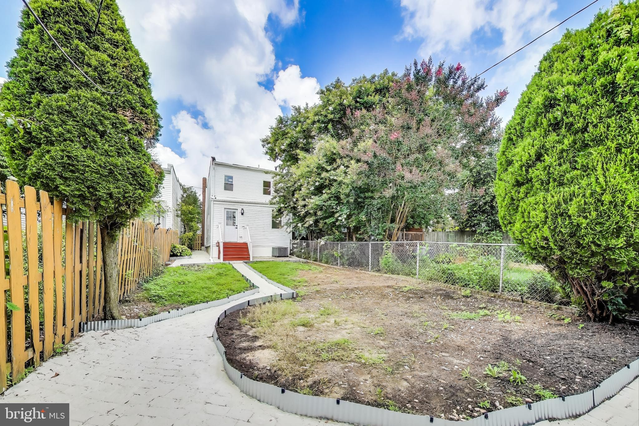 HAMPDEN HISTORIC DISTRICT - Residential