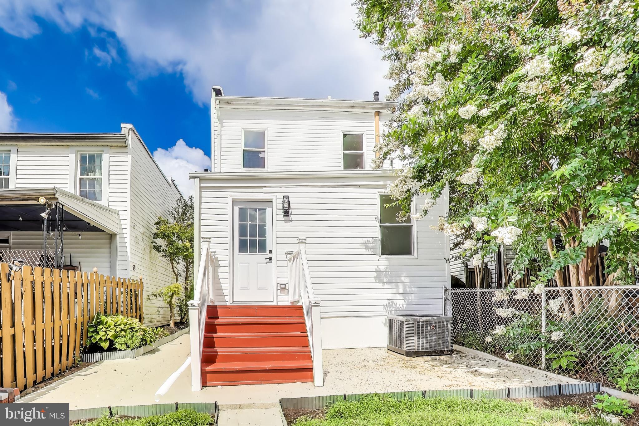 HAMPDEN HISTORIC DISTRICT - Residential