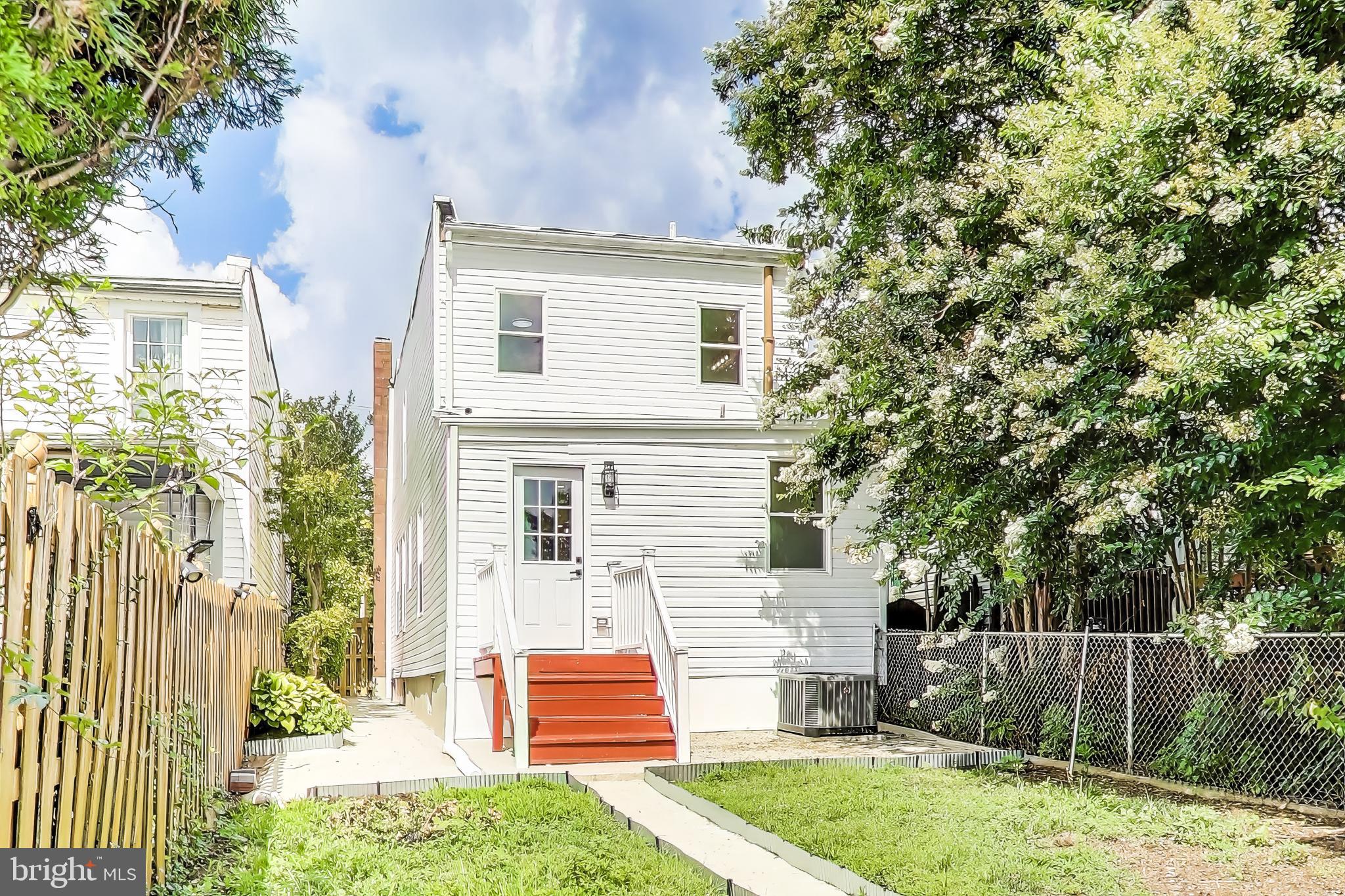 HAMPDEN HISTORIC DISTRICT - Residential