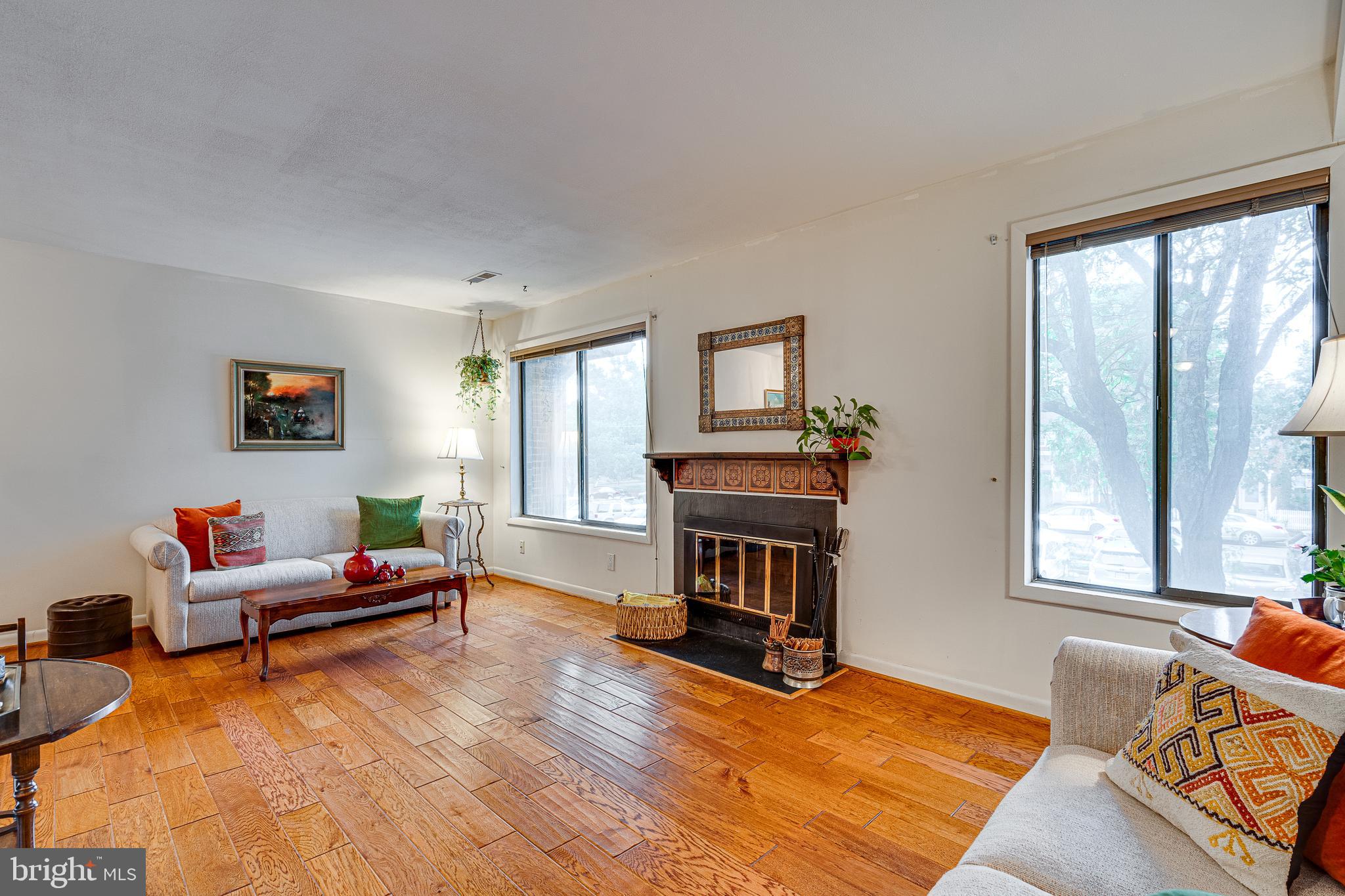 BEVERLY HILLS - Residential