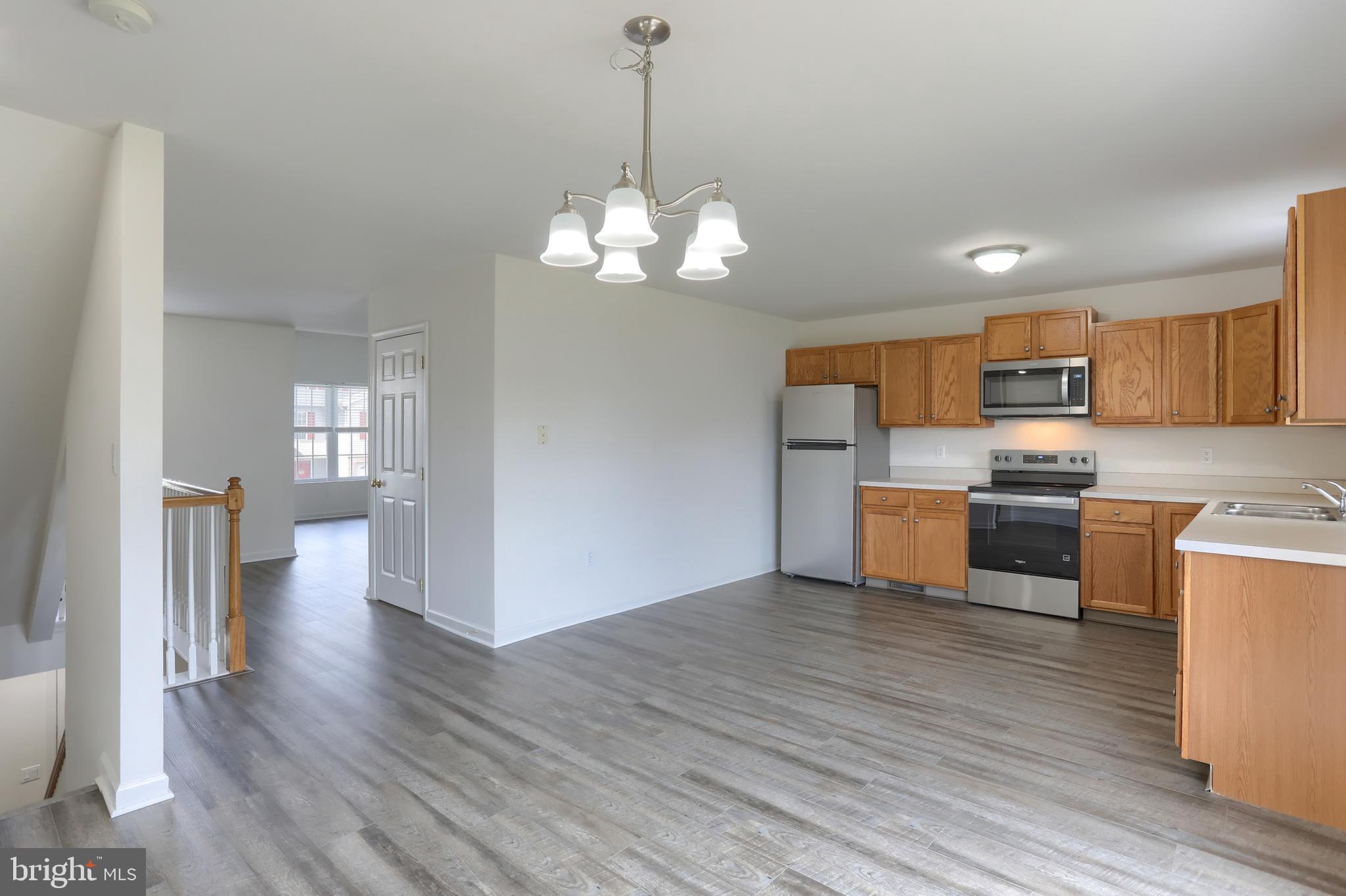 2124 AUTUMN COURT