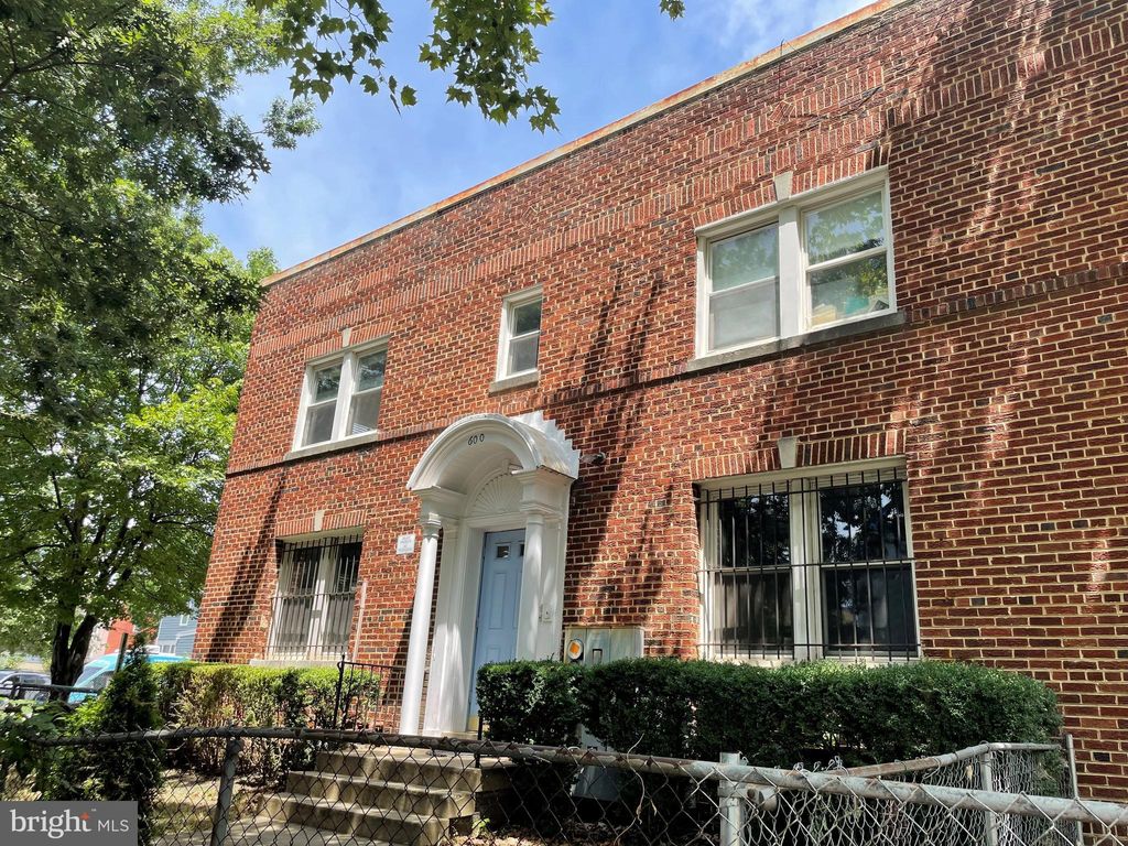 Photo of 600 I Street NE #2, WASHINGTON, DC 20002 (MLS # DCDC2224922)