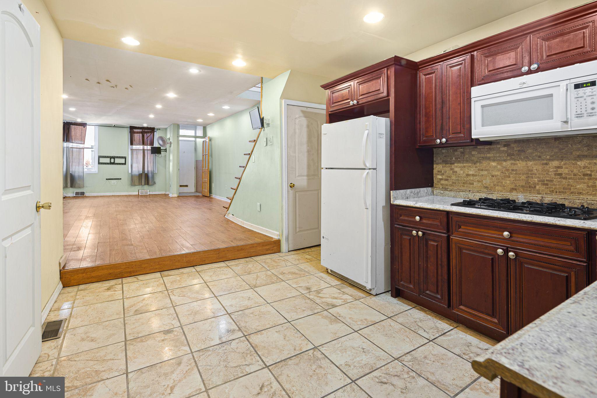 POINT BREEZE - Residential