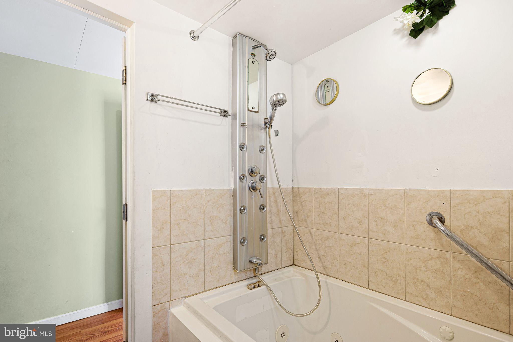 POINT BREEZE - Residential