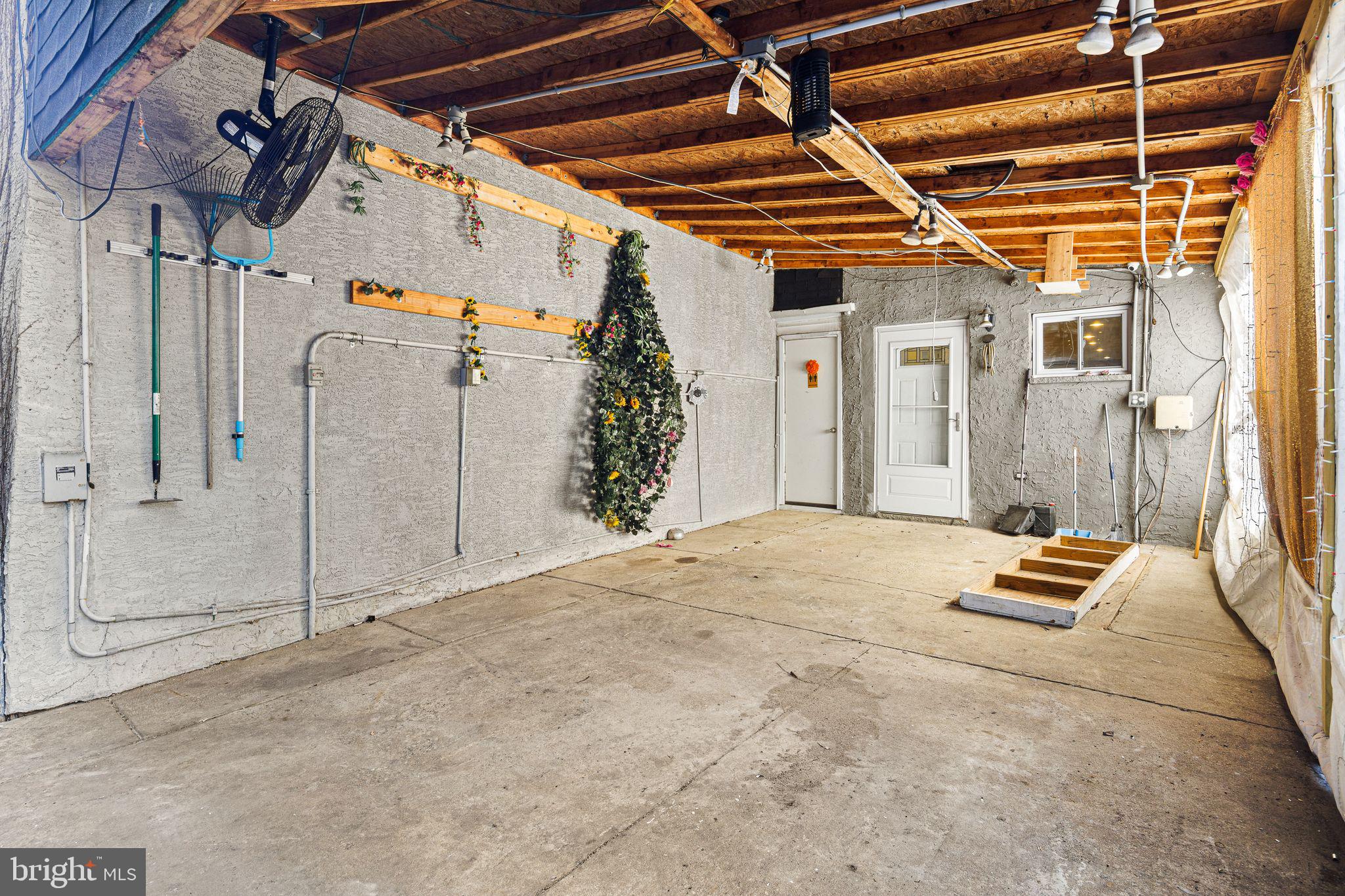 POINT BREEZE - Residential