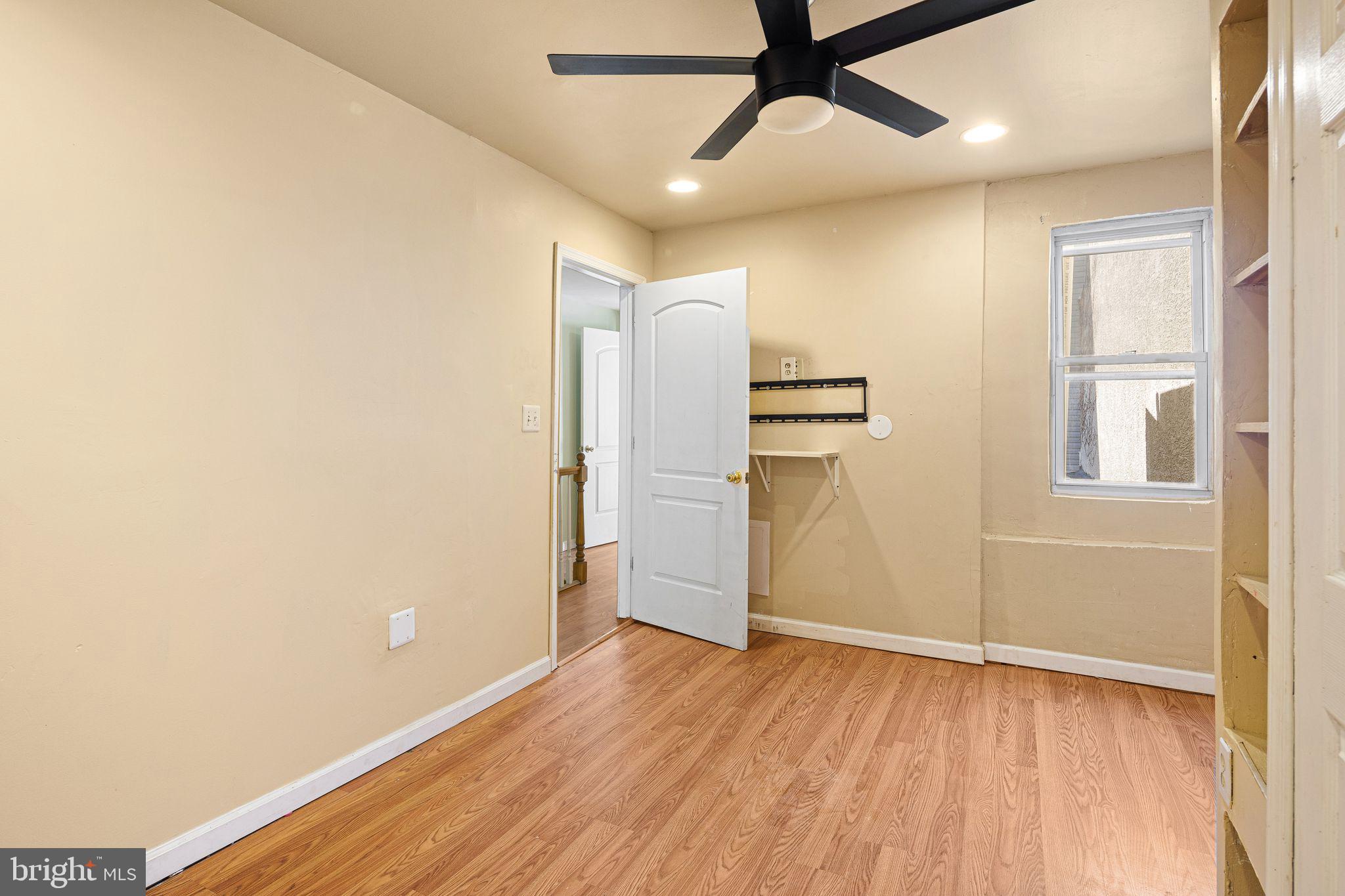 POINT BREEZE - Residential