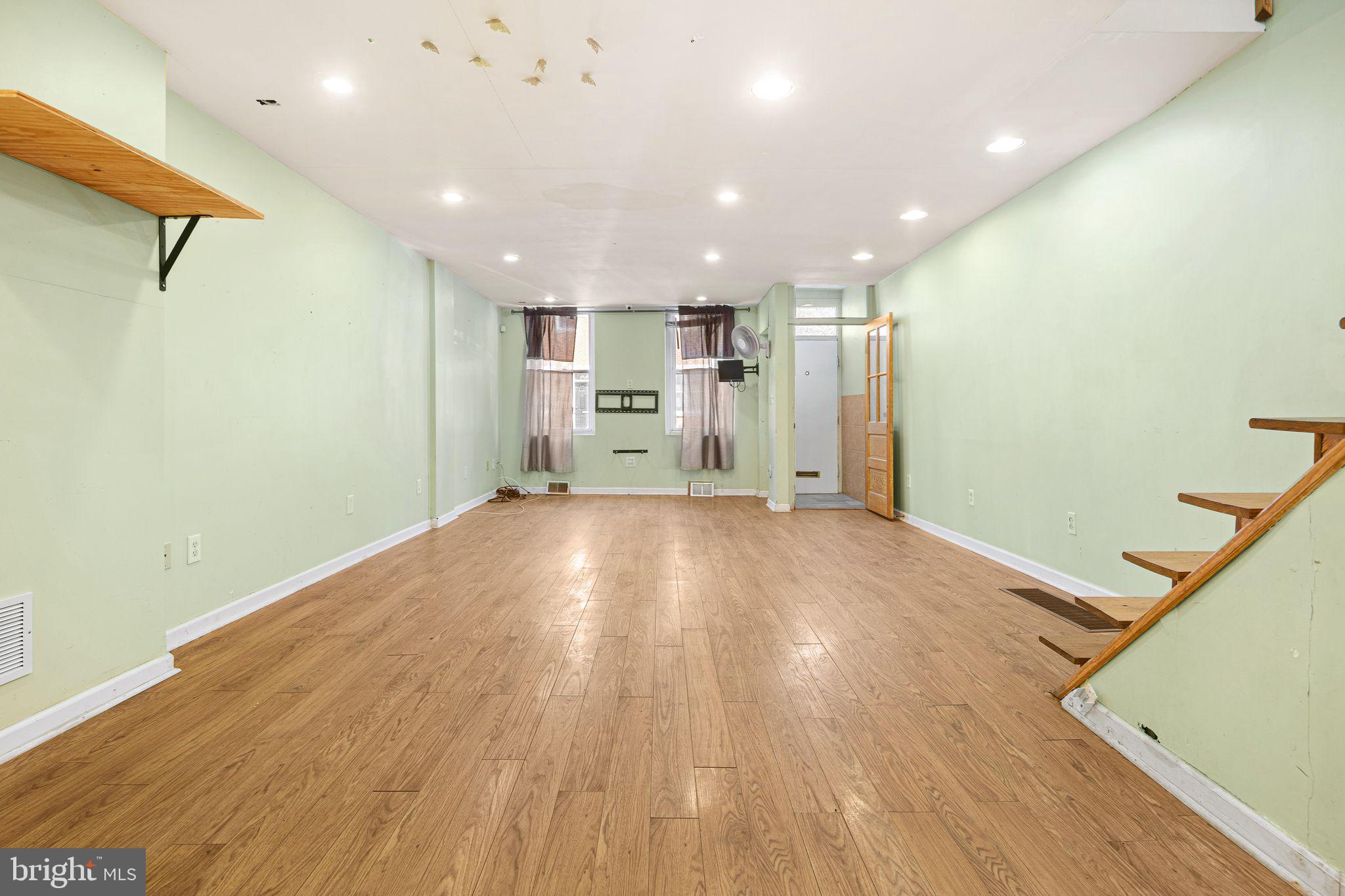 POINT BREEZE - Residential