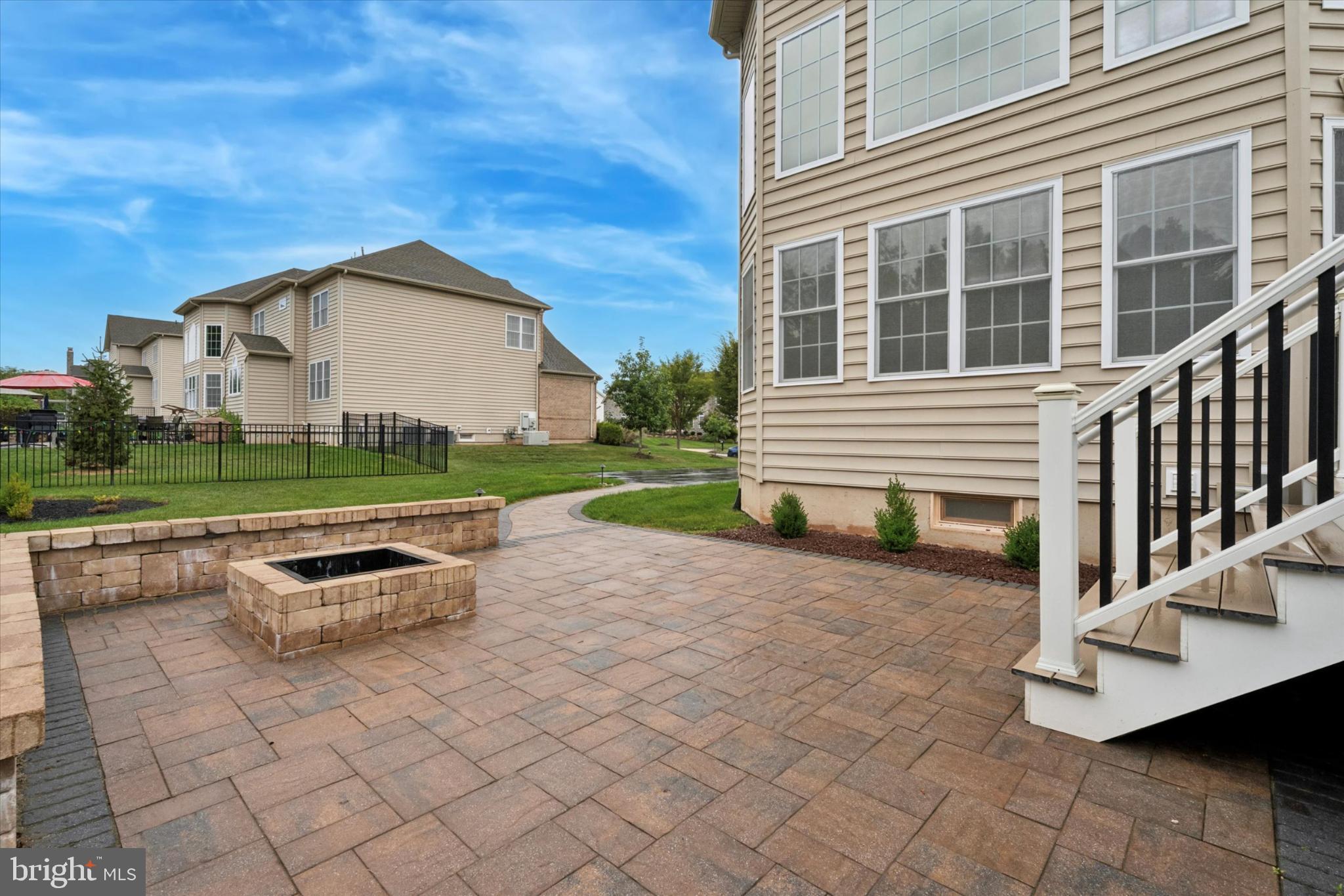 RIVERSIDE AT PROV - Residential