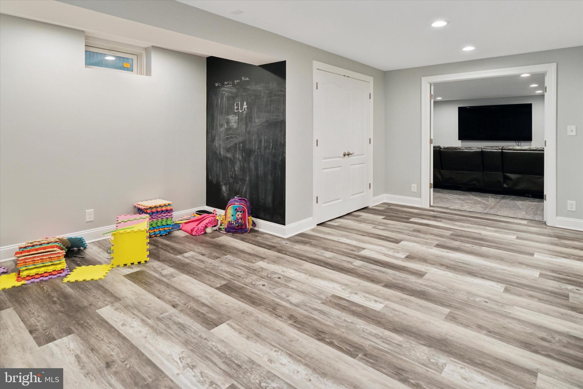 RIVERSIDE AT PROV - Residential