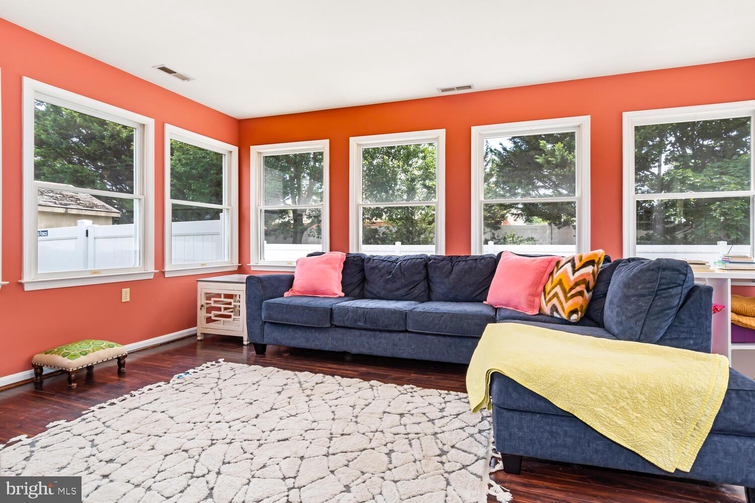 QUEENSTOWN VILLAGE - Residential Lease