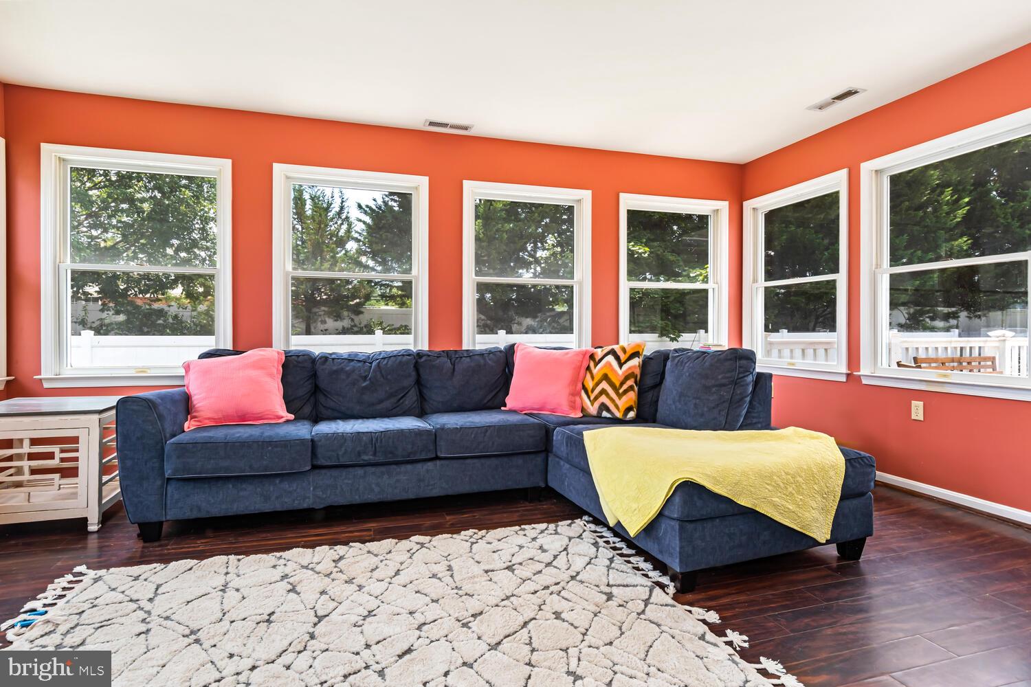 QUEENSTOWN VILLAGE - Residential Lease