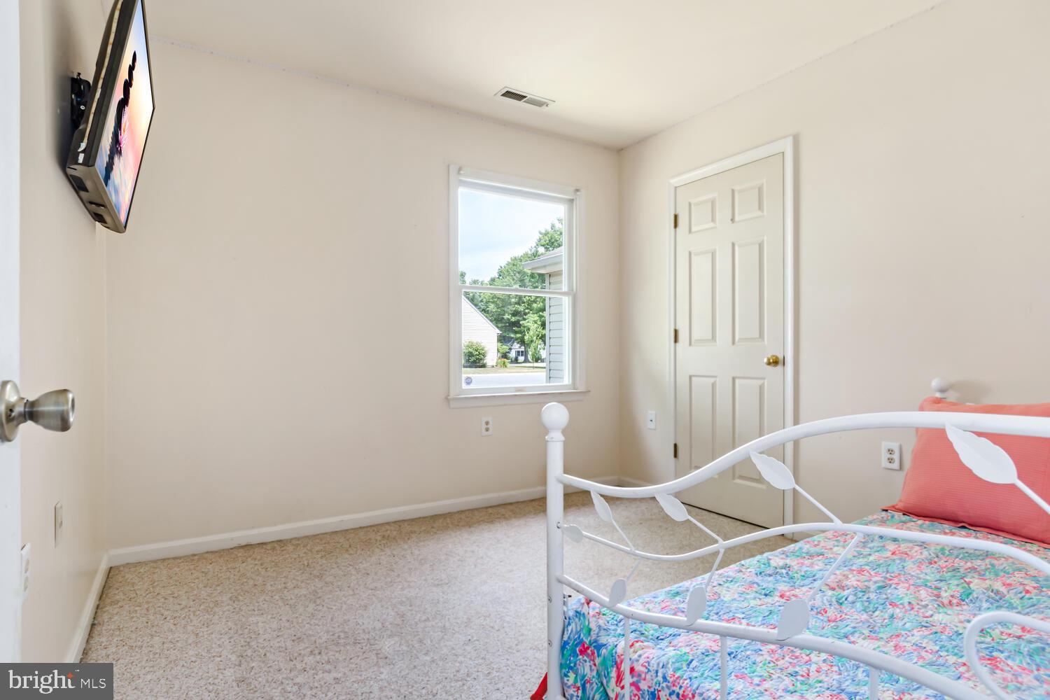 QUEENSTOWN VILLAGE - Residential Lease