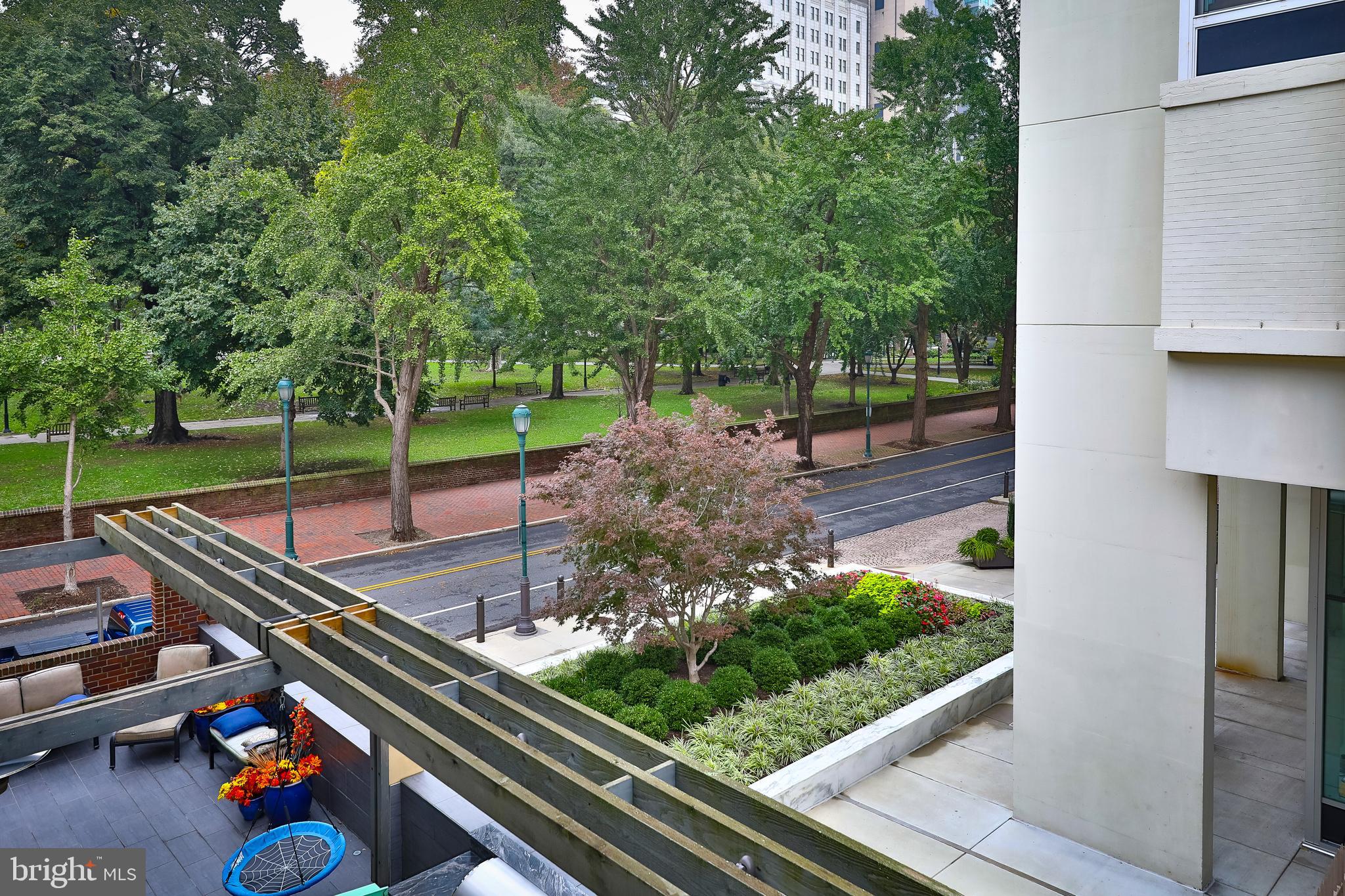 WASHINGTON SQ - Residential