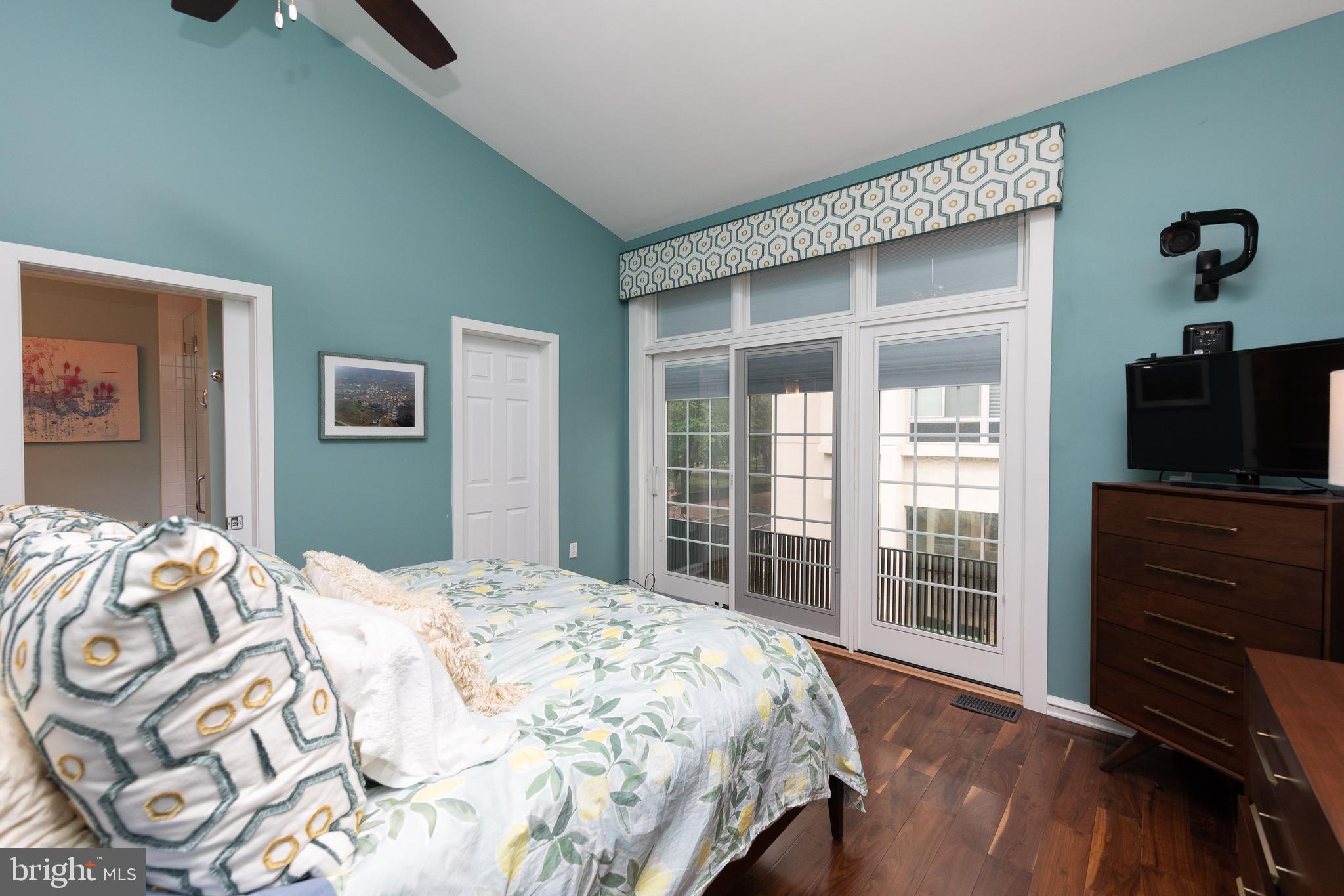 WASHINGTON SQ - Residential