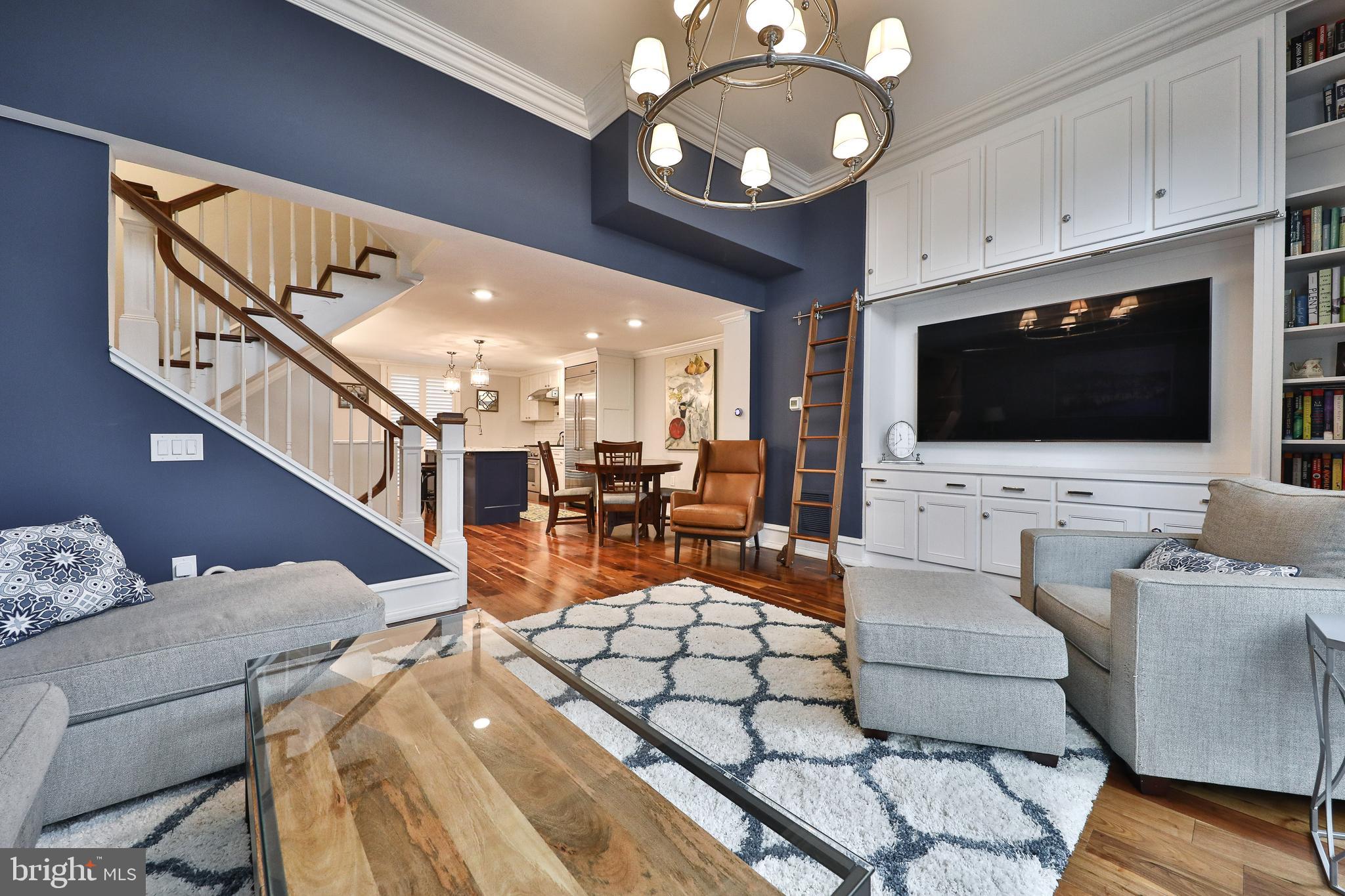 WASHINGTON SQ - Residential