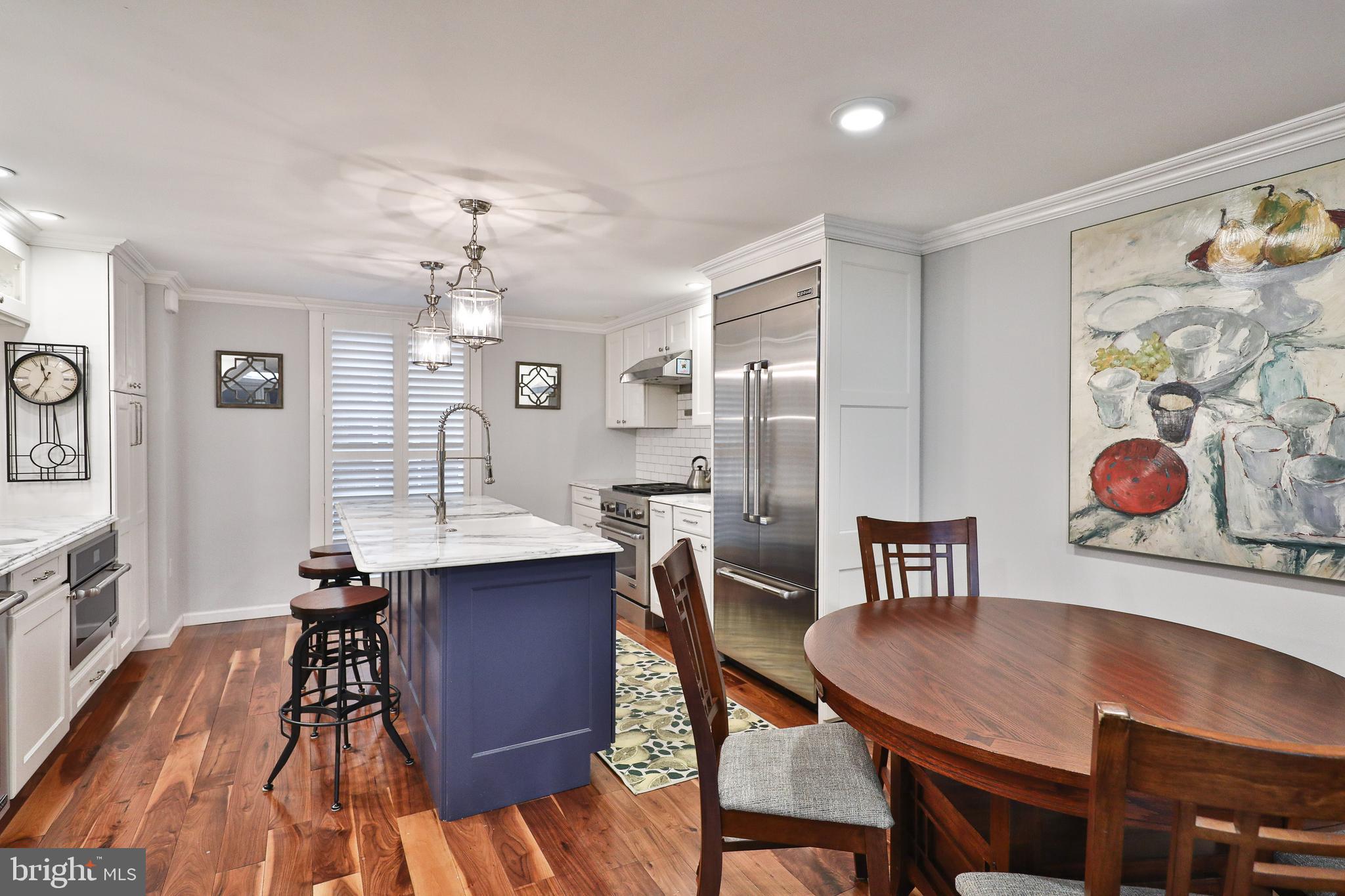 WASHINGTON SQ - Residential