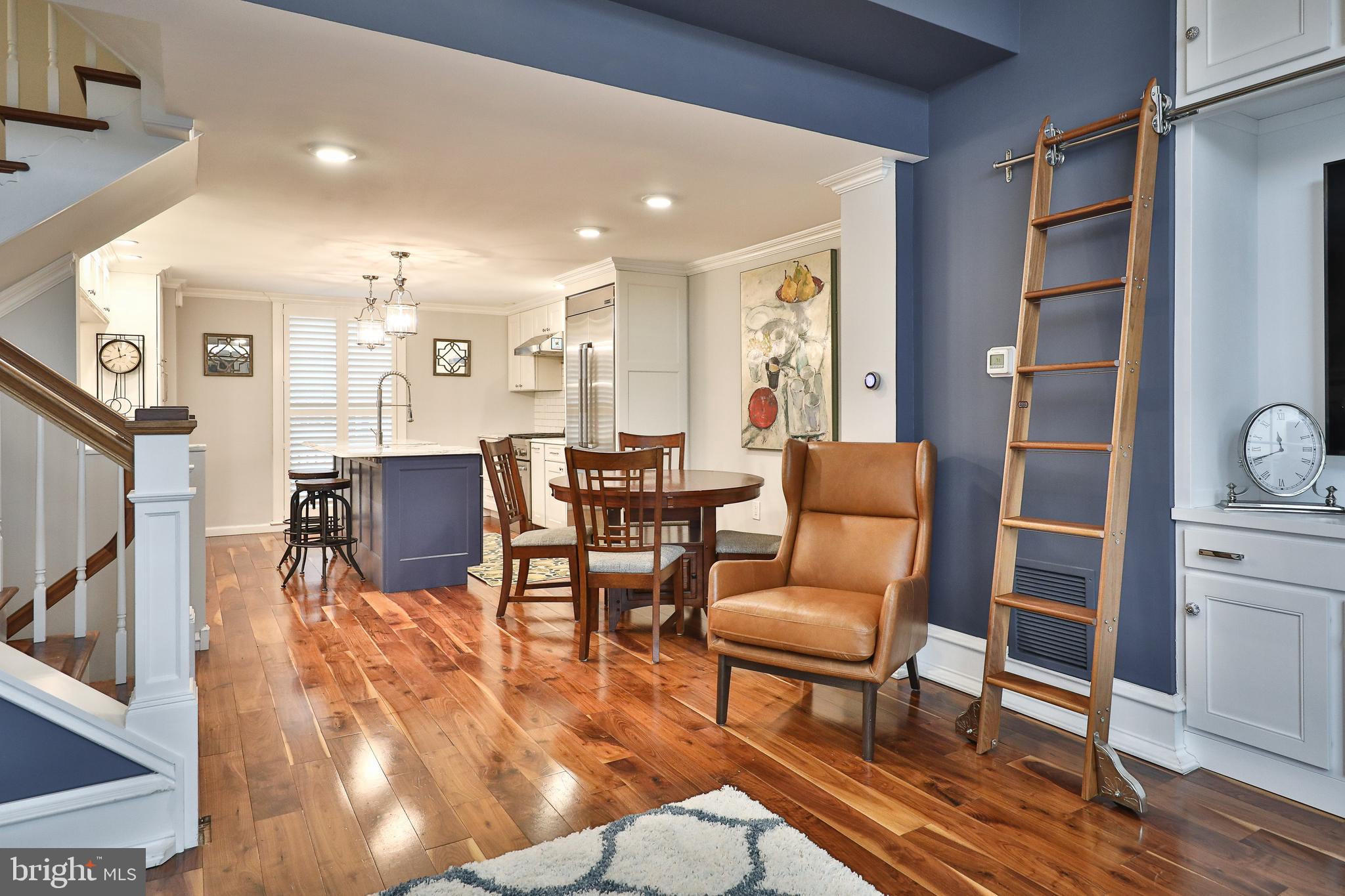 WASHINGTON SQ - Residential