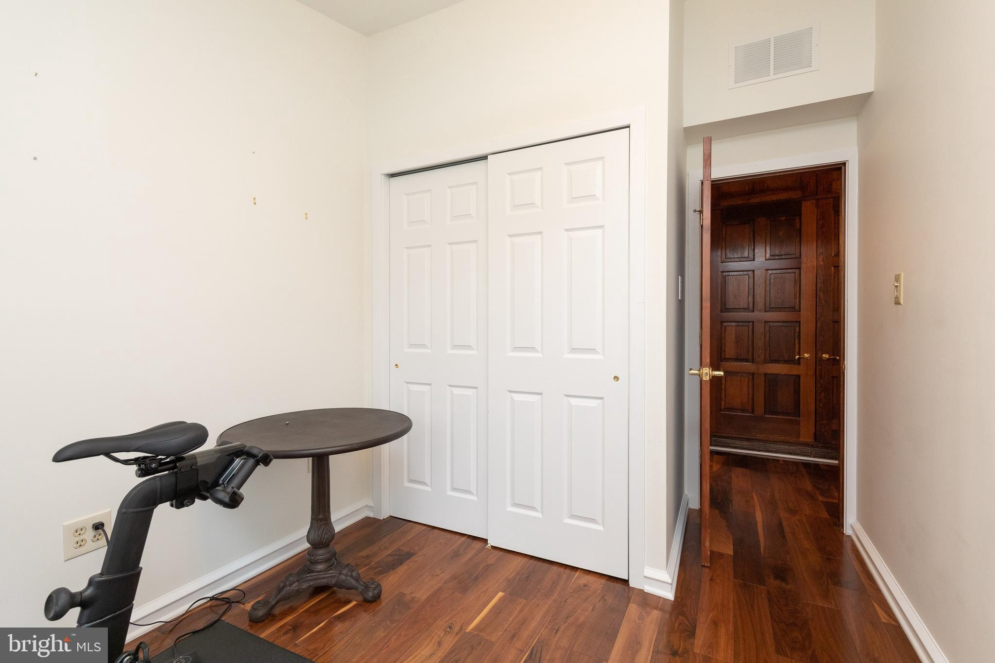 WASHINGTON SQ - Residential