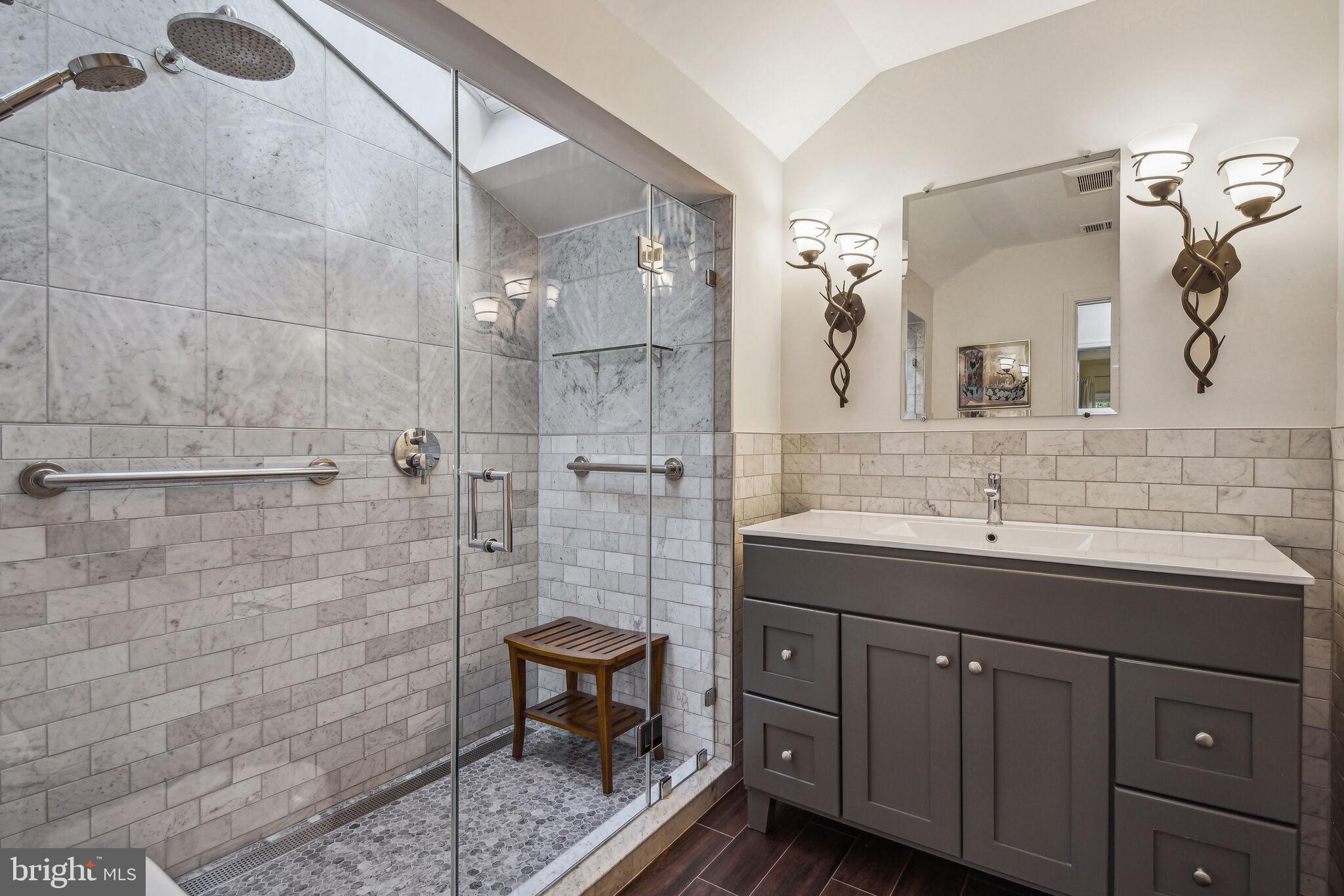 BATTERY PARK HILLS - Residential