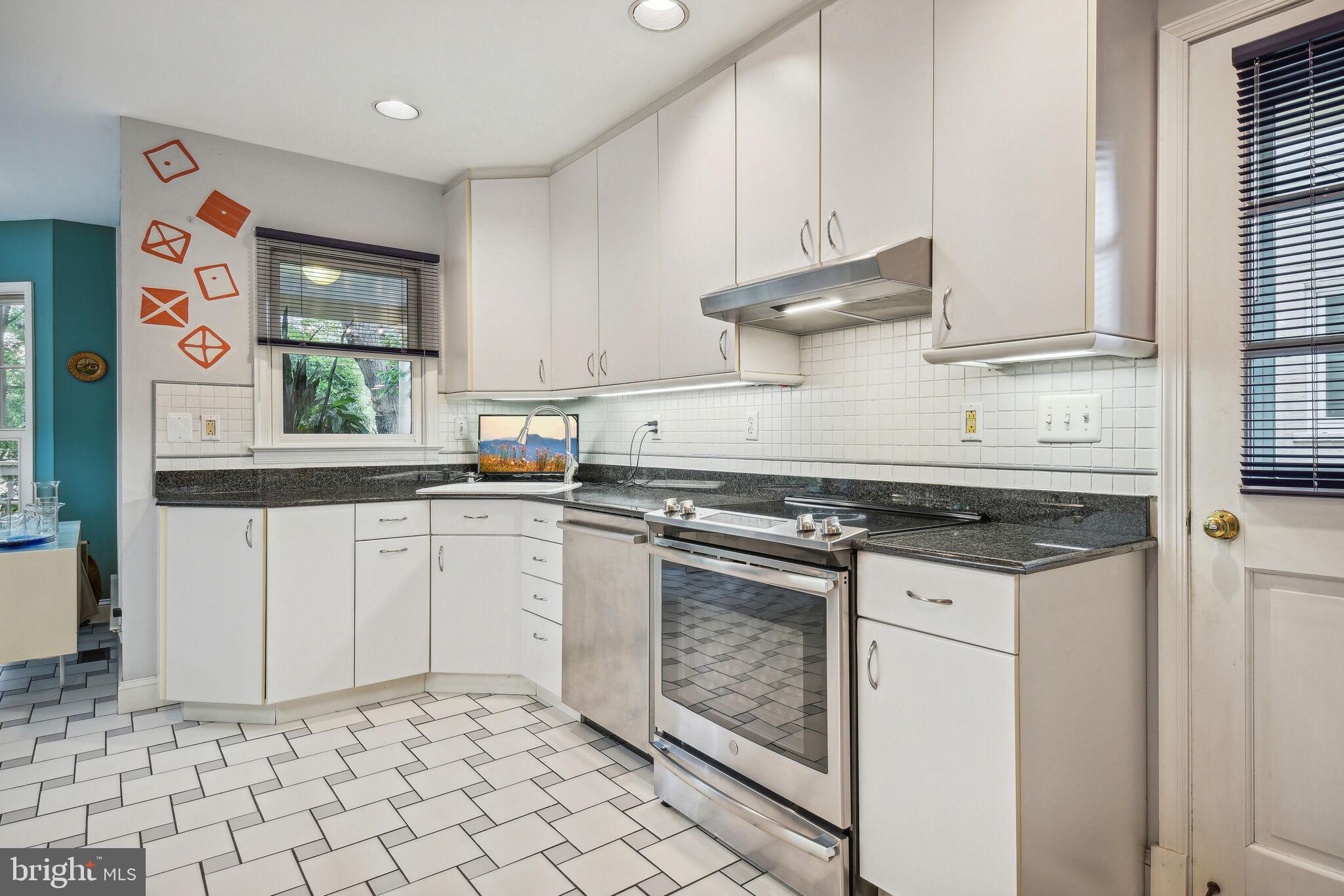 BATTERY PARK HILLS - Residential