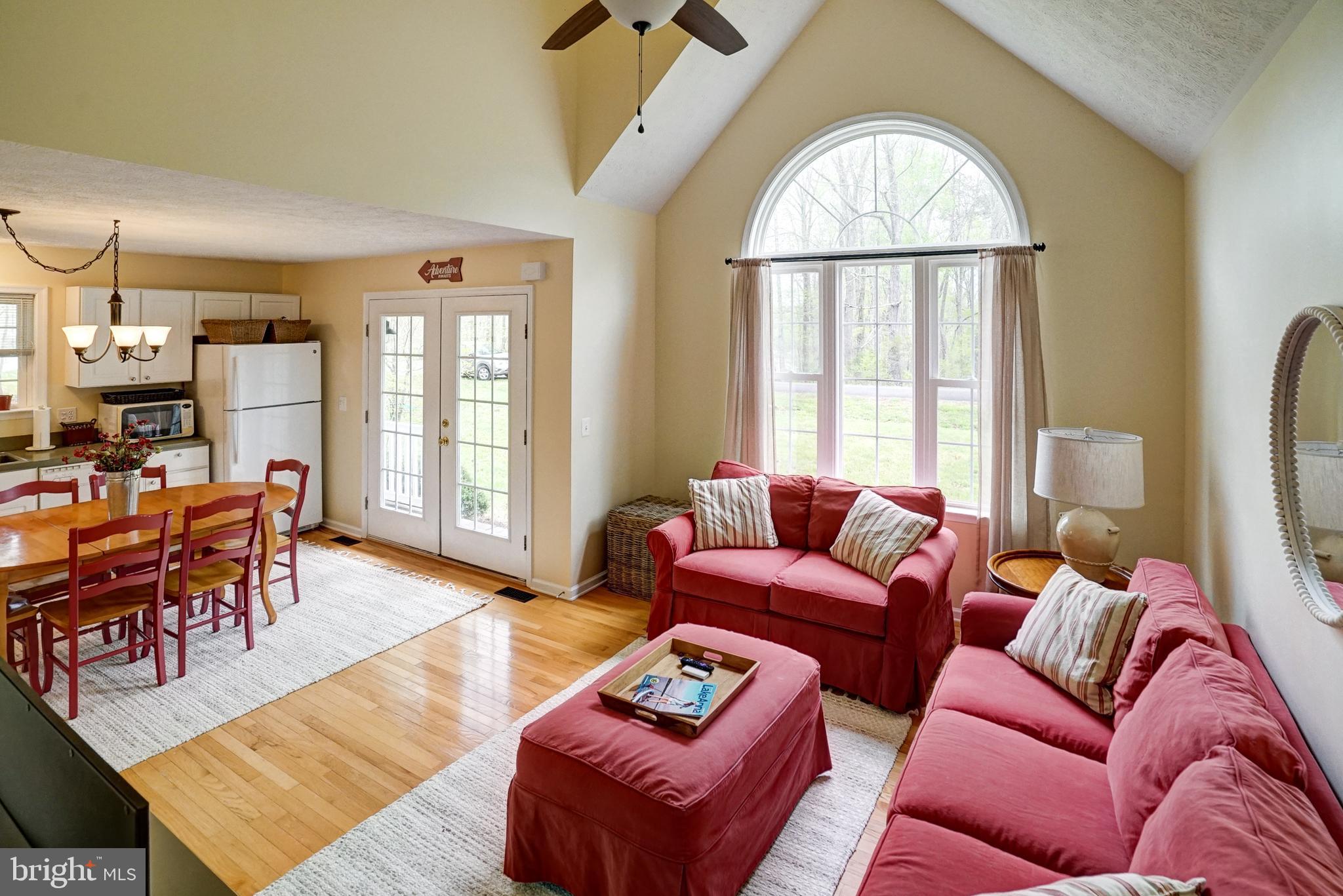 ROLLING WOODS - Residential