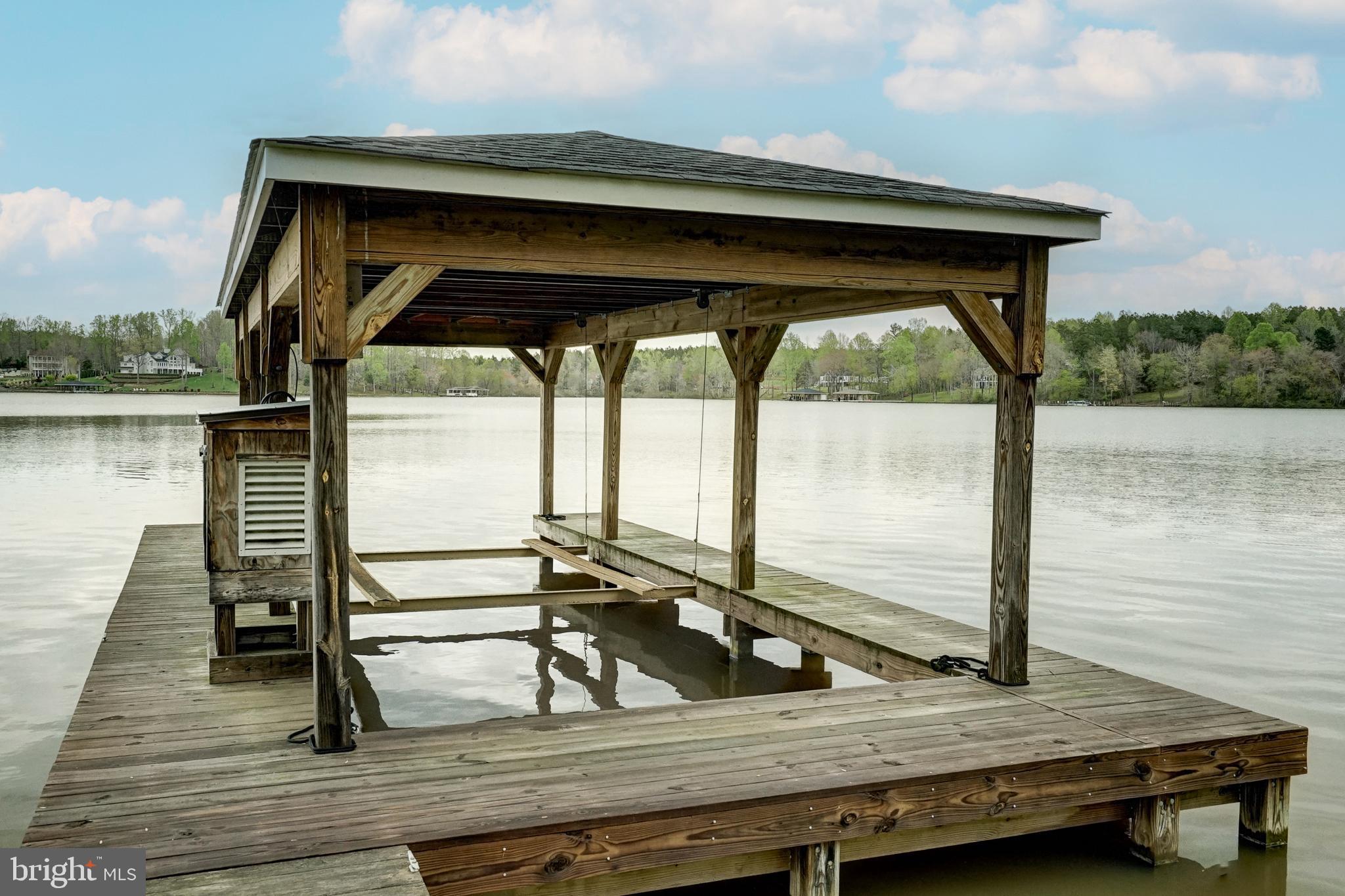 ROLLING WOODS - Residential