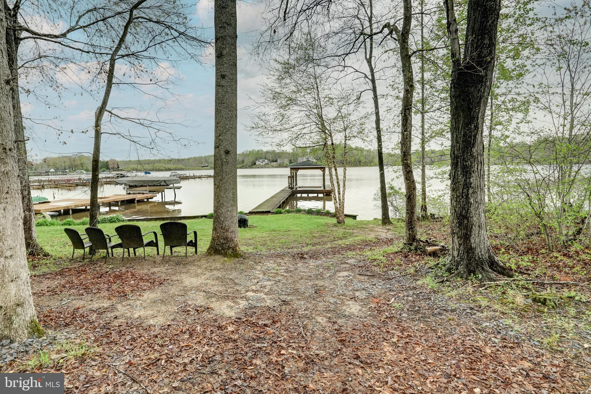 ROLLING WOODS - Residential