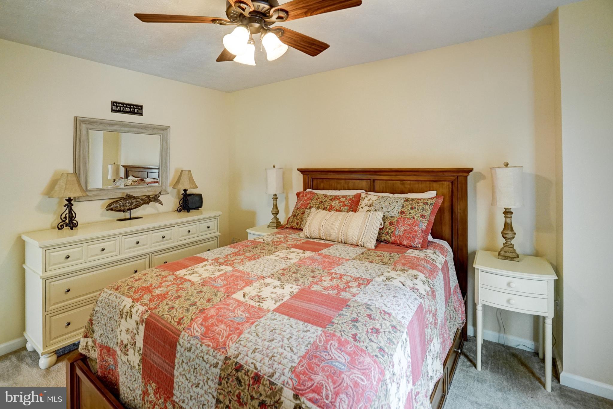 ROLLING WOODS - Residential