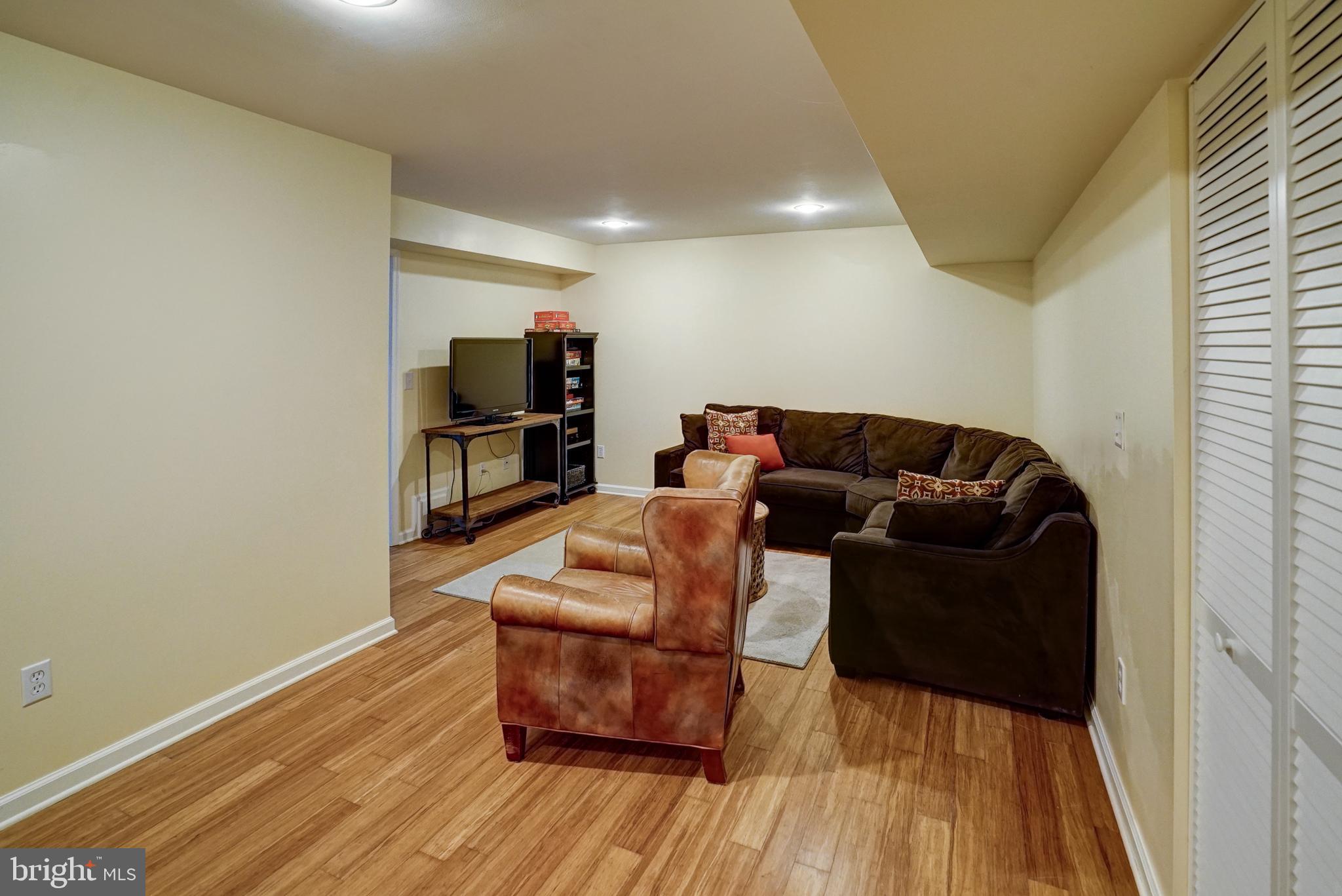 ROLLING WOODS - Residential