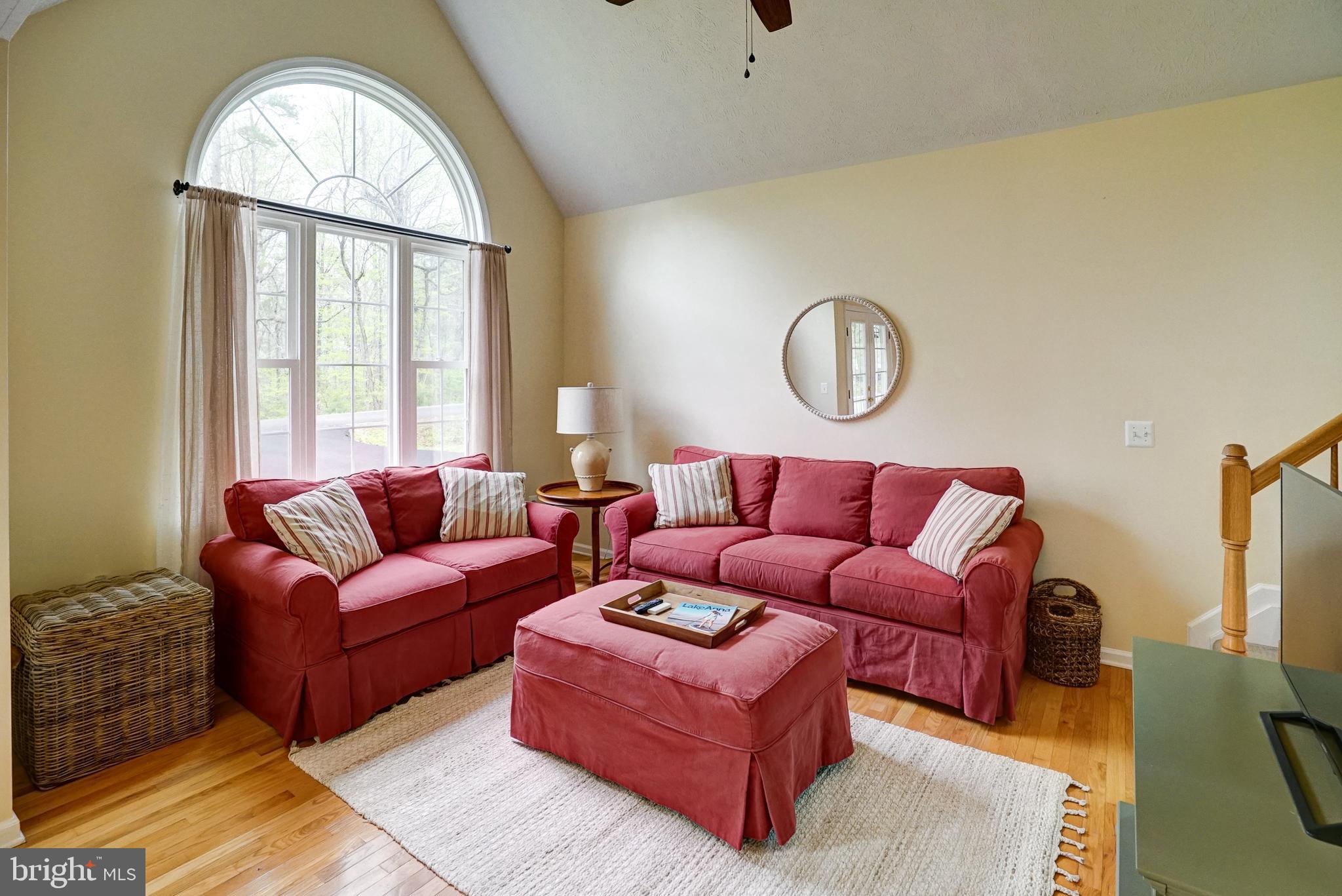 ROLLING WOODS - Residential