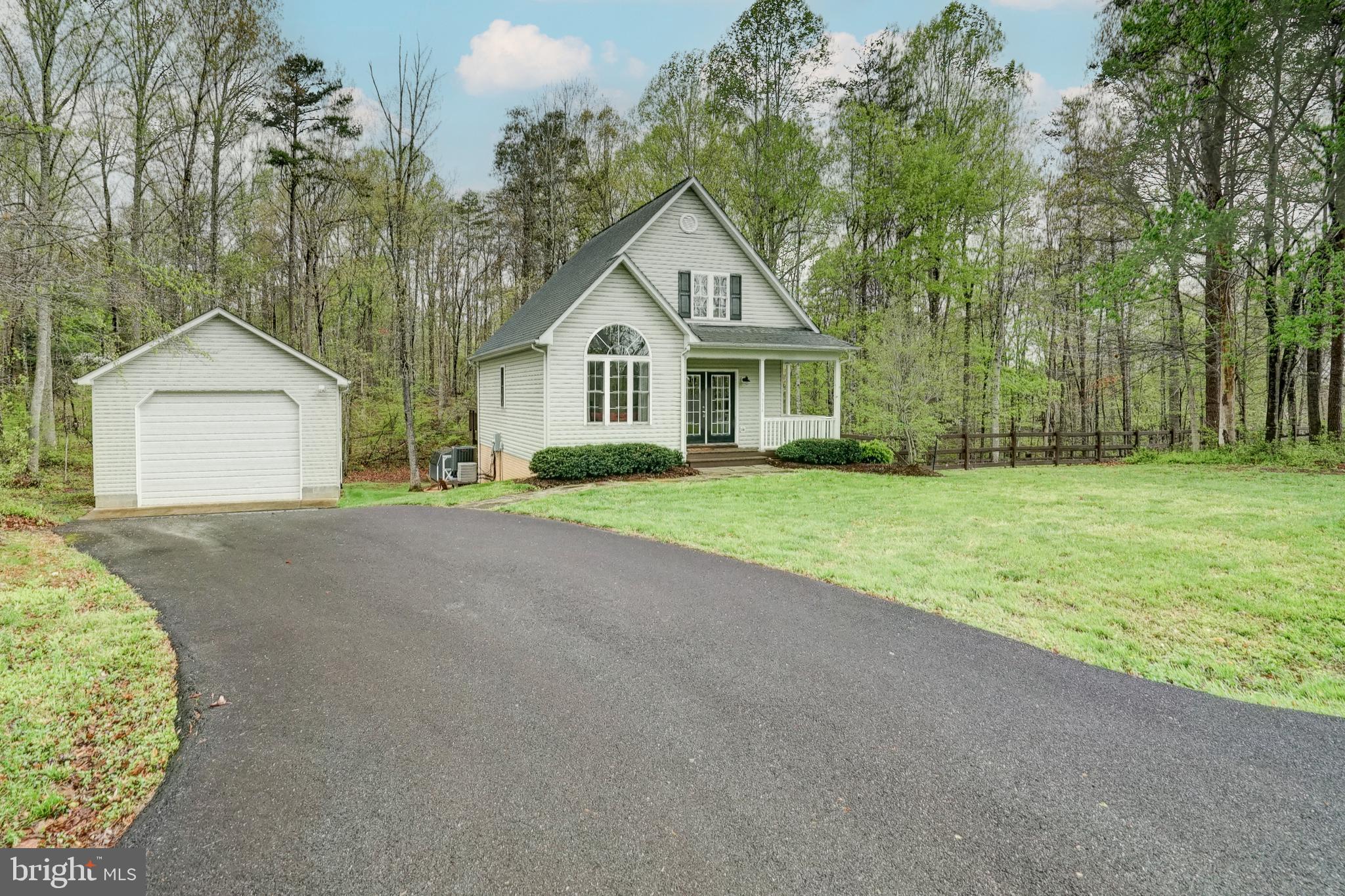 ROLLING WOODS - Residential