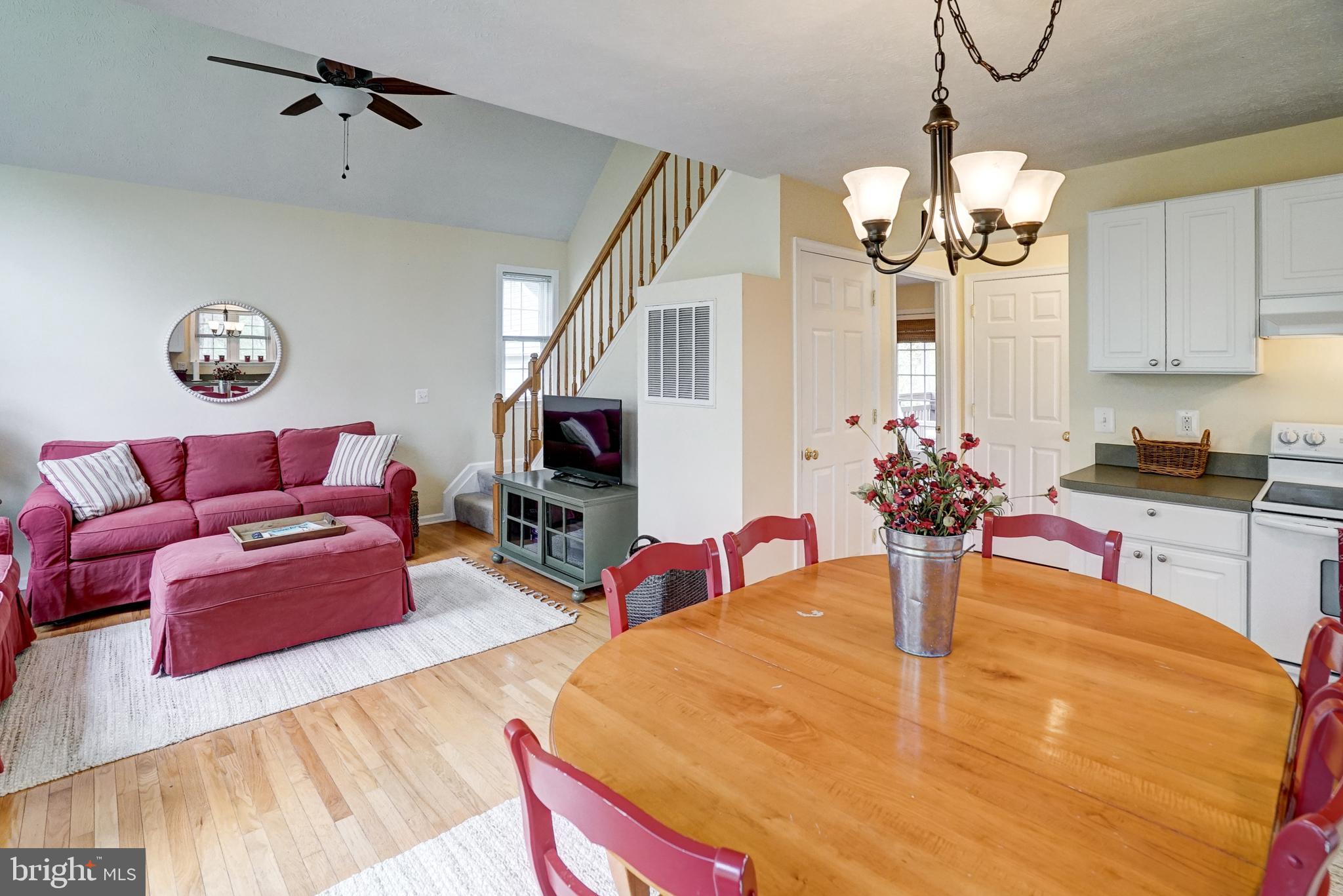 ROLLING WOODS - Residential