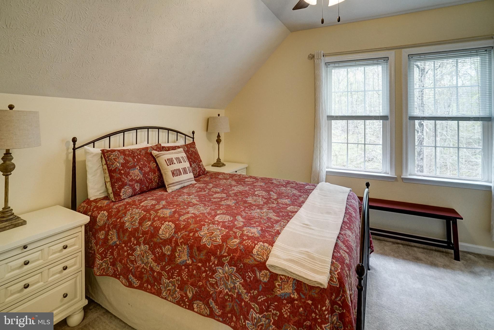 ROLLING WOODS - Residential