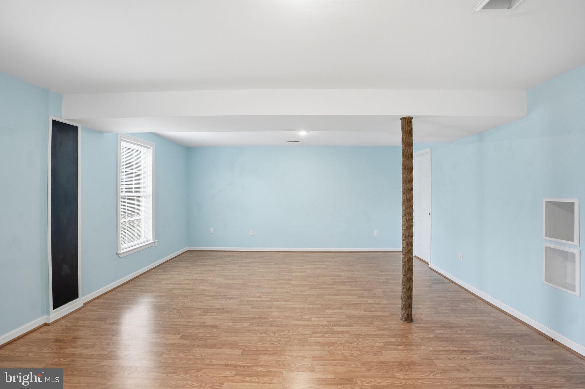 WHISPERING HILLS - Residential