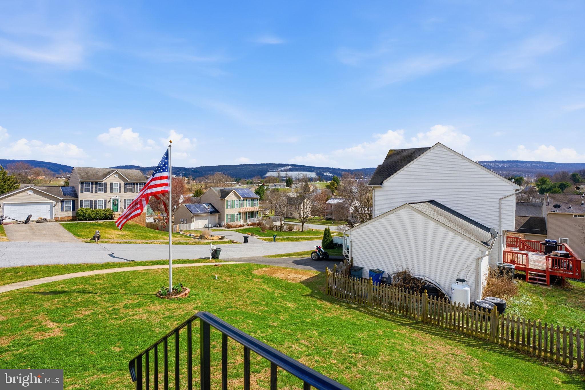 WHISPERING HILLS - Residential