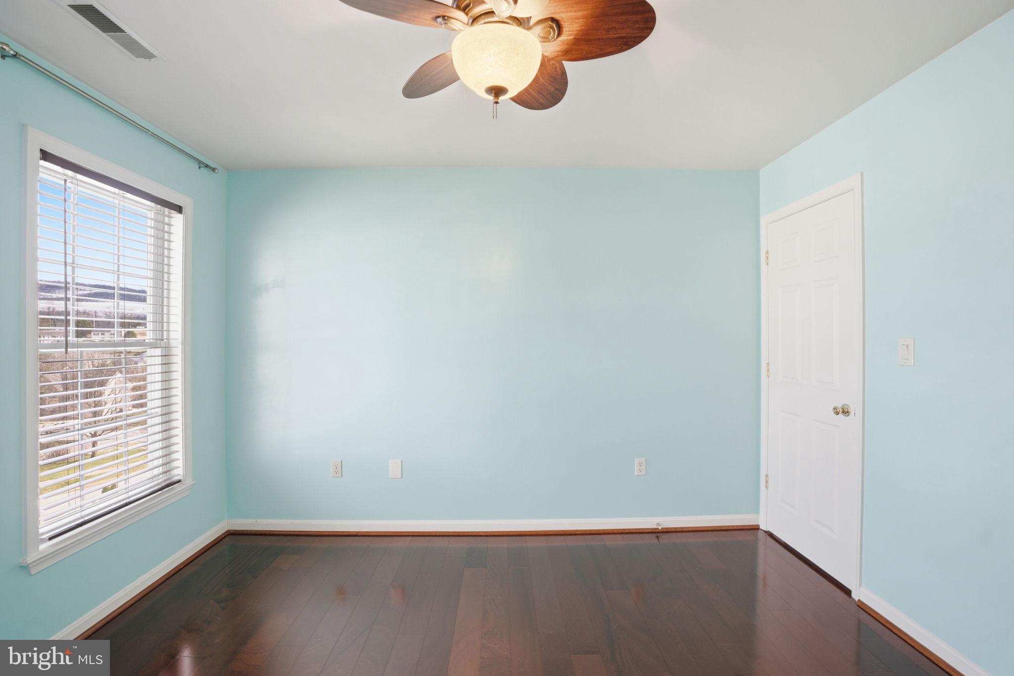 WHISPERING HILLS - Residential